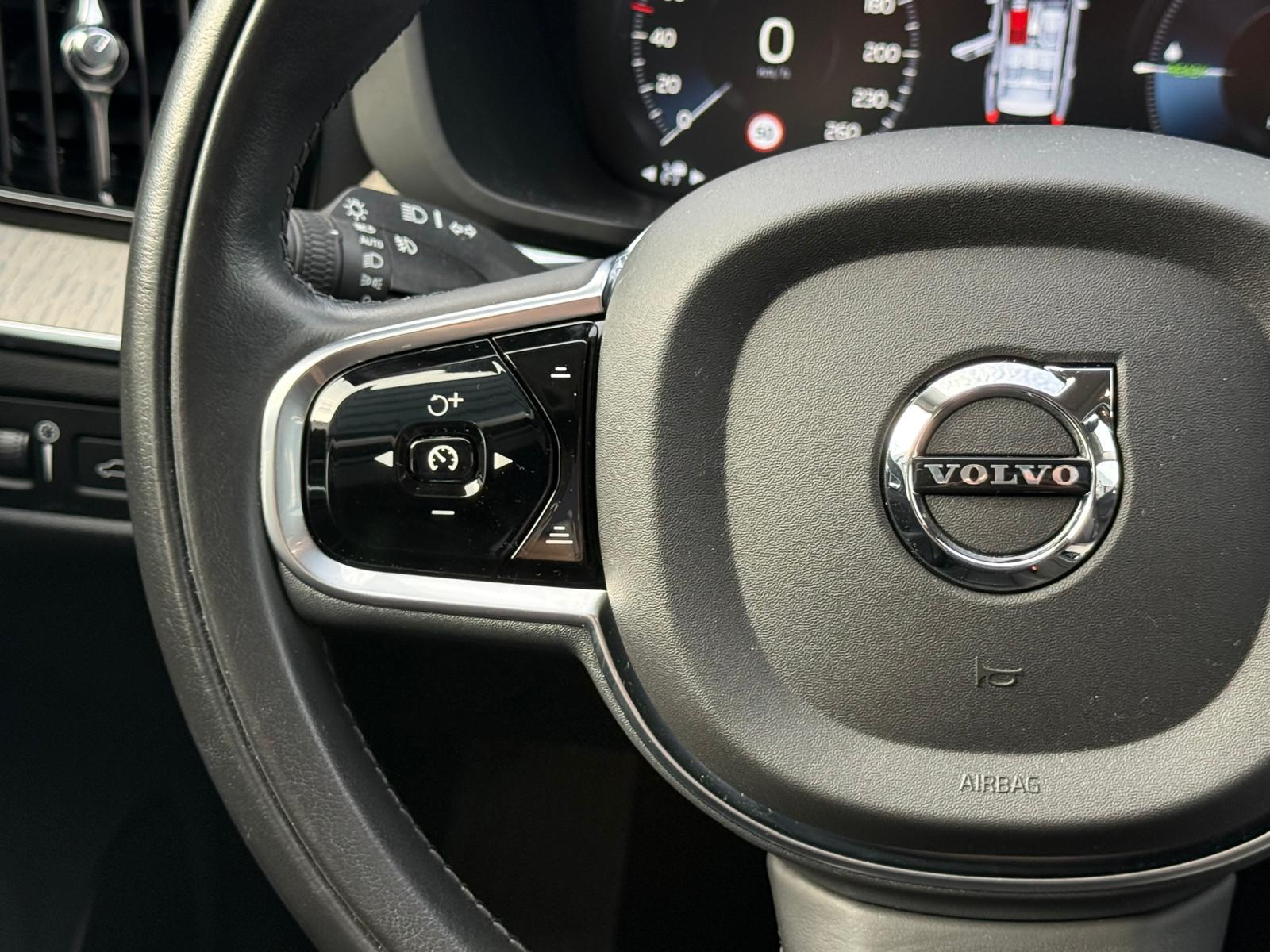 Volvo XC60 2.0 T8 Plug-in hybrid AWD Inscription Exclusive | 1E EIGENAAR | 3/6/12 MND GARANTIE | PANO | LED | ACC | DAB | CARPLAY | TREKHAAK | STOELKOELING |