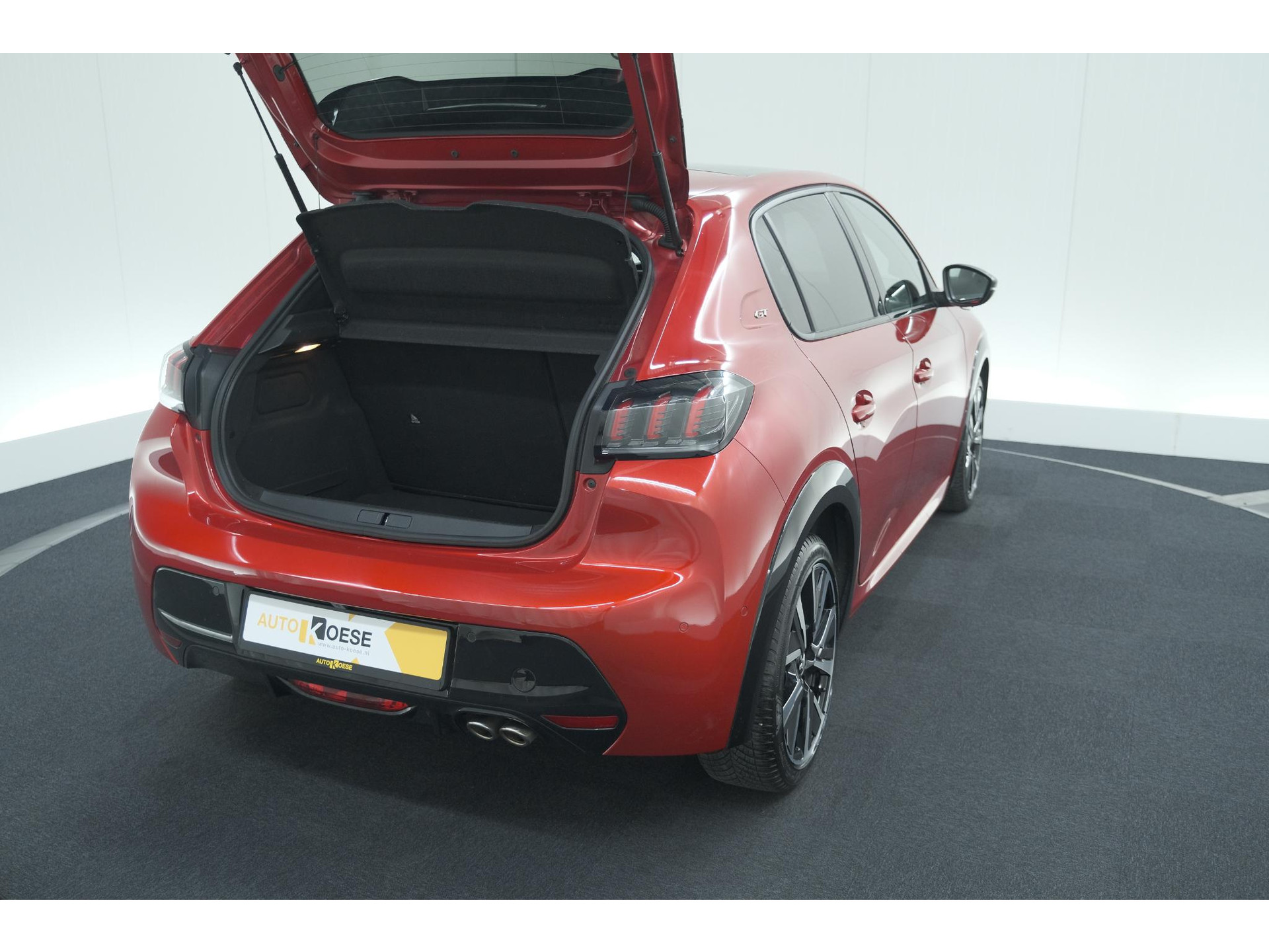 Peugeot 208 PureTech 130 EAT8 GT | Panoramadak | Camera | Apple Carplay | Stoelverwarming