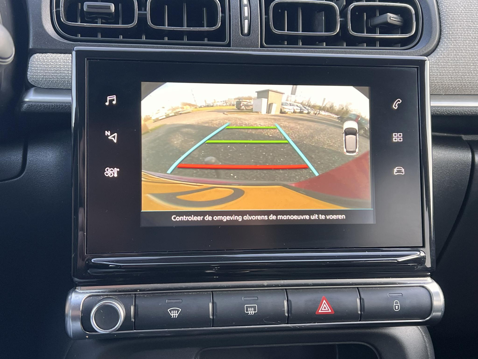 Citroen C3 1.2 PureTech S&S Shine 110pk,D-riem vv in 2023,2e Eigenaar,Camera,Navi,Clima,Cruise,Pdc V+A,APK tot 01-2027