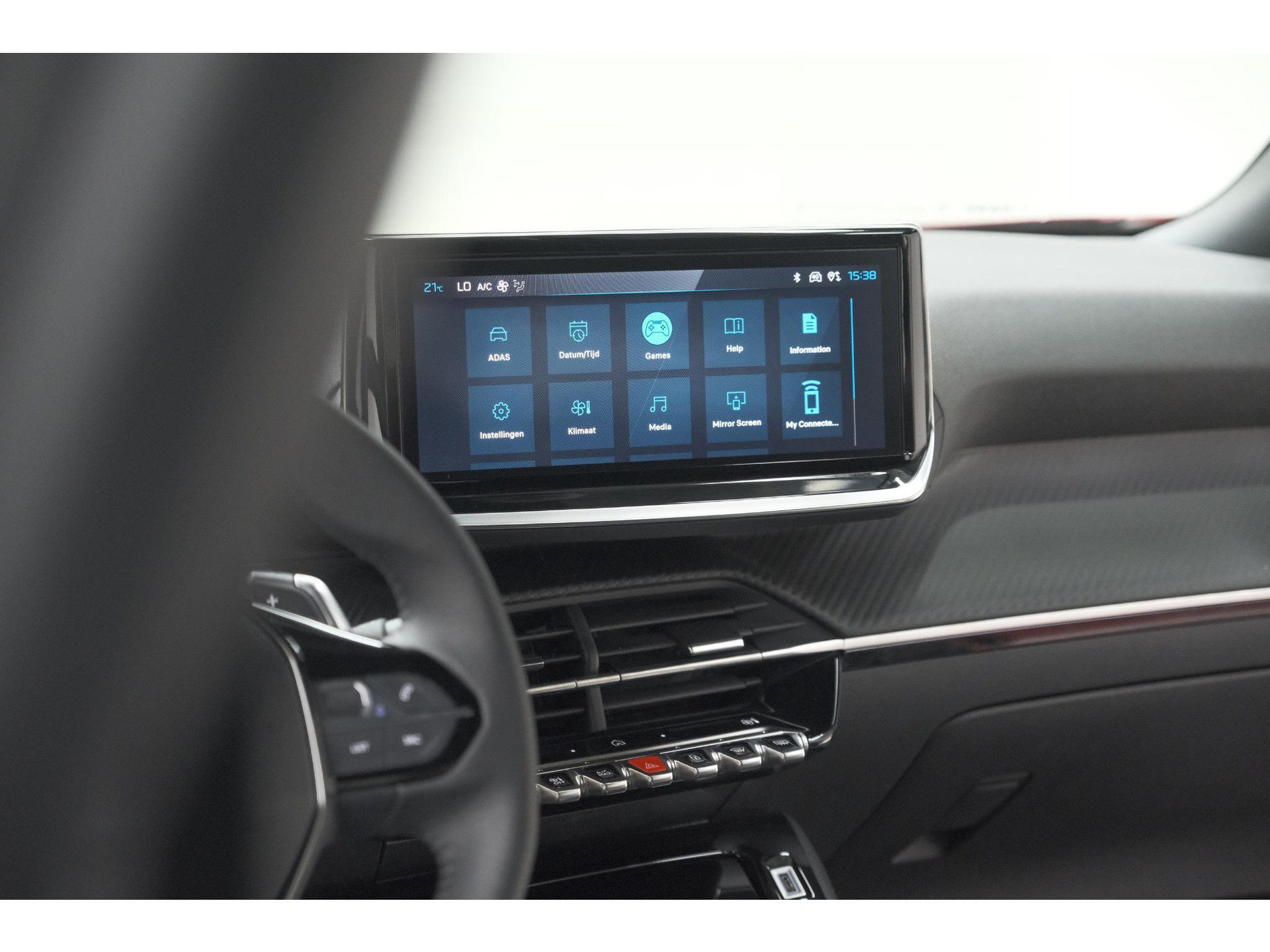 Peugeot 2008 1.2 Hybrid 145 Allure | 360 Camera | Adaptieve Cruise Control | Dodehoekdetectie | Apple Carplay