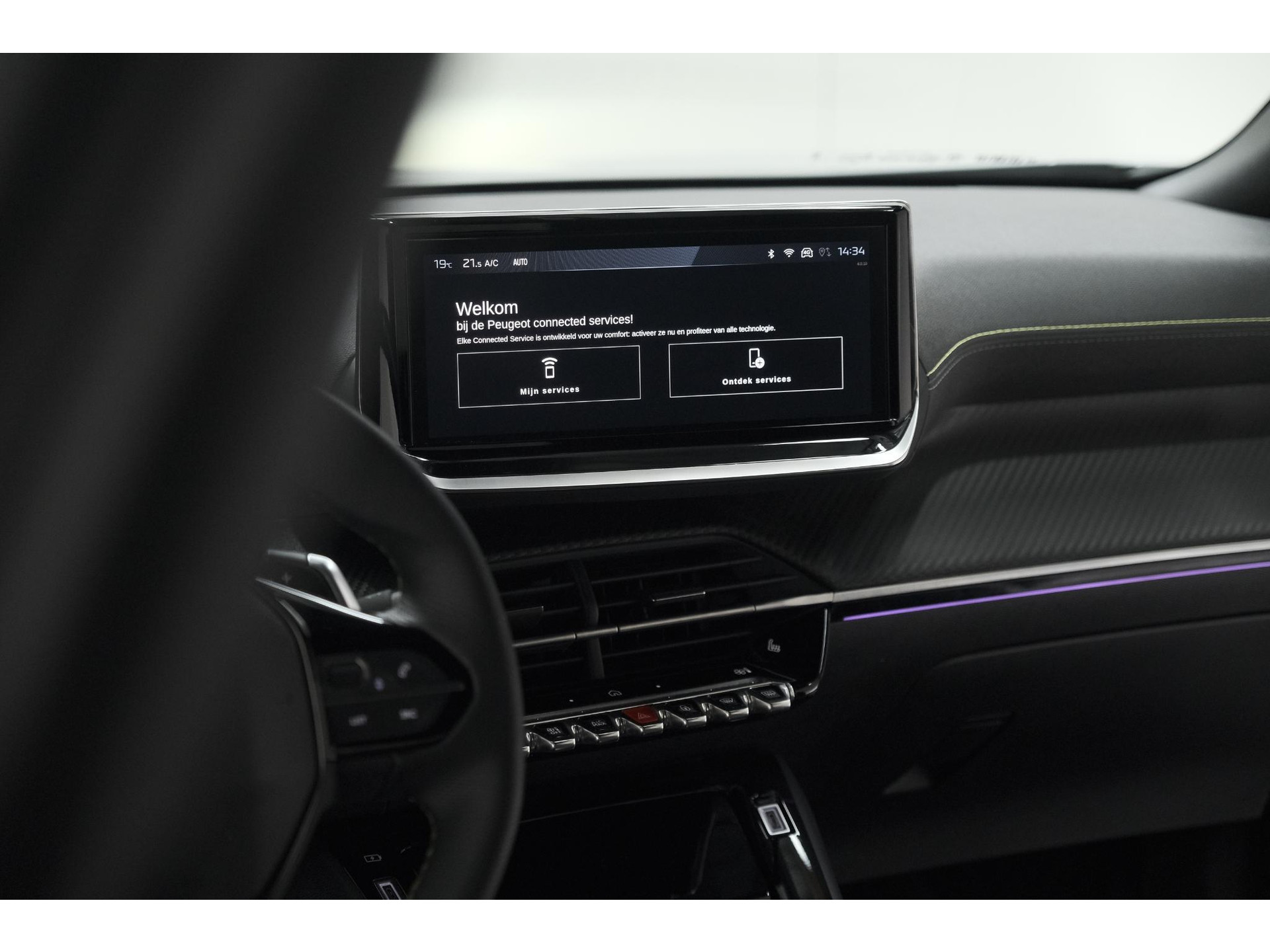 Peugeot 2008 PureTech 130 EAT8 GT | 360 Camera | Adaptieve Cruise Control | Dodehoekdetectie | Apple Carplay
