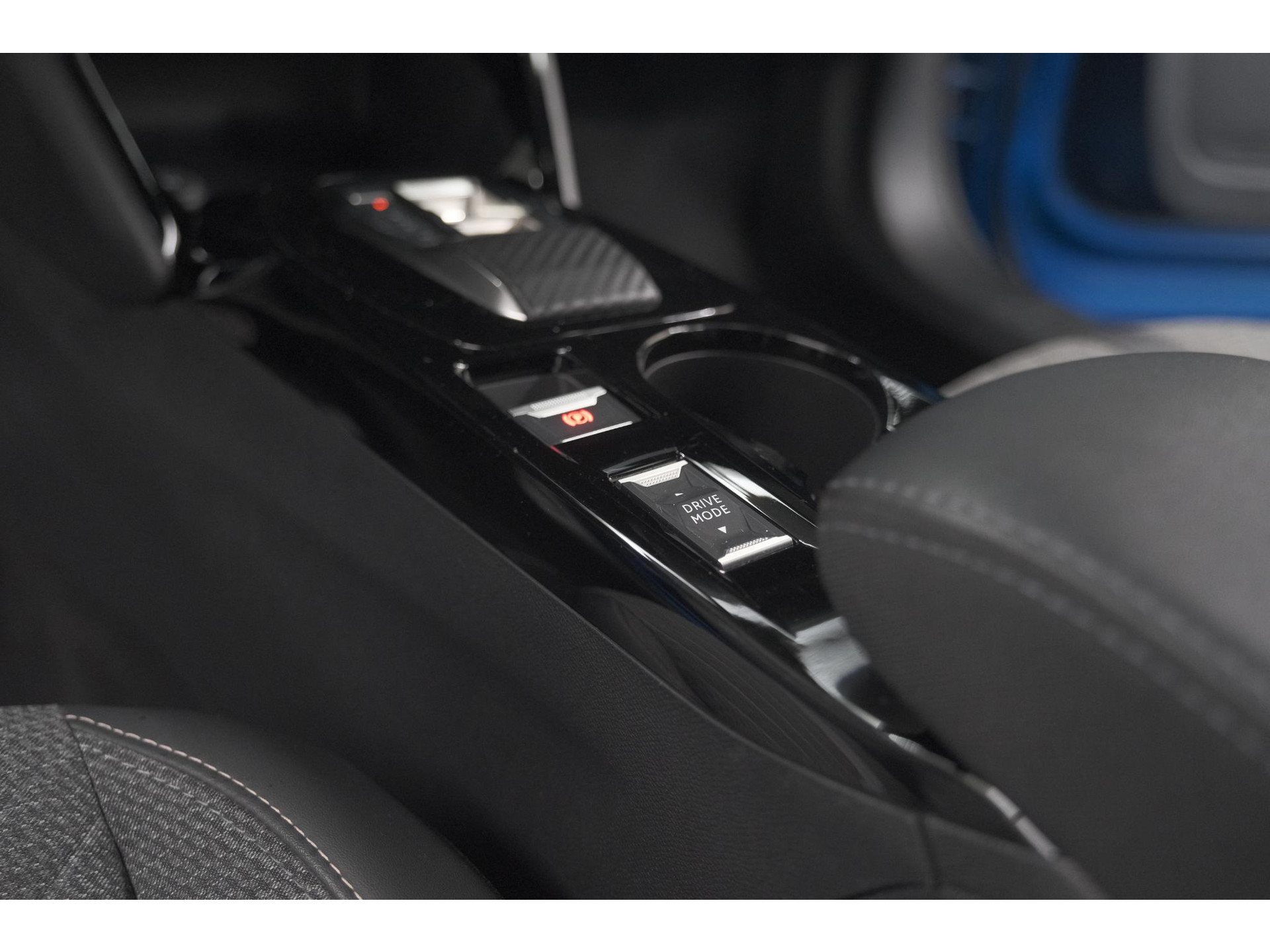Peugeot 2008 PureTech 130 EAT8 Blue Lease Allure | Camera | Navigatie | Parkeersensoren | Apple Carplay