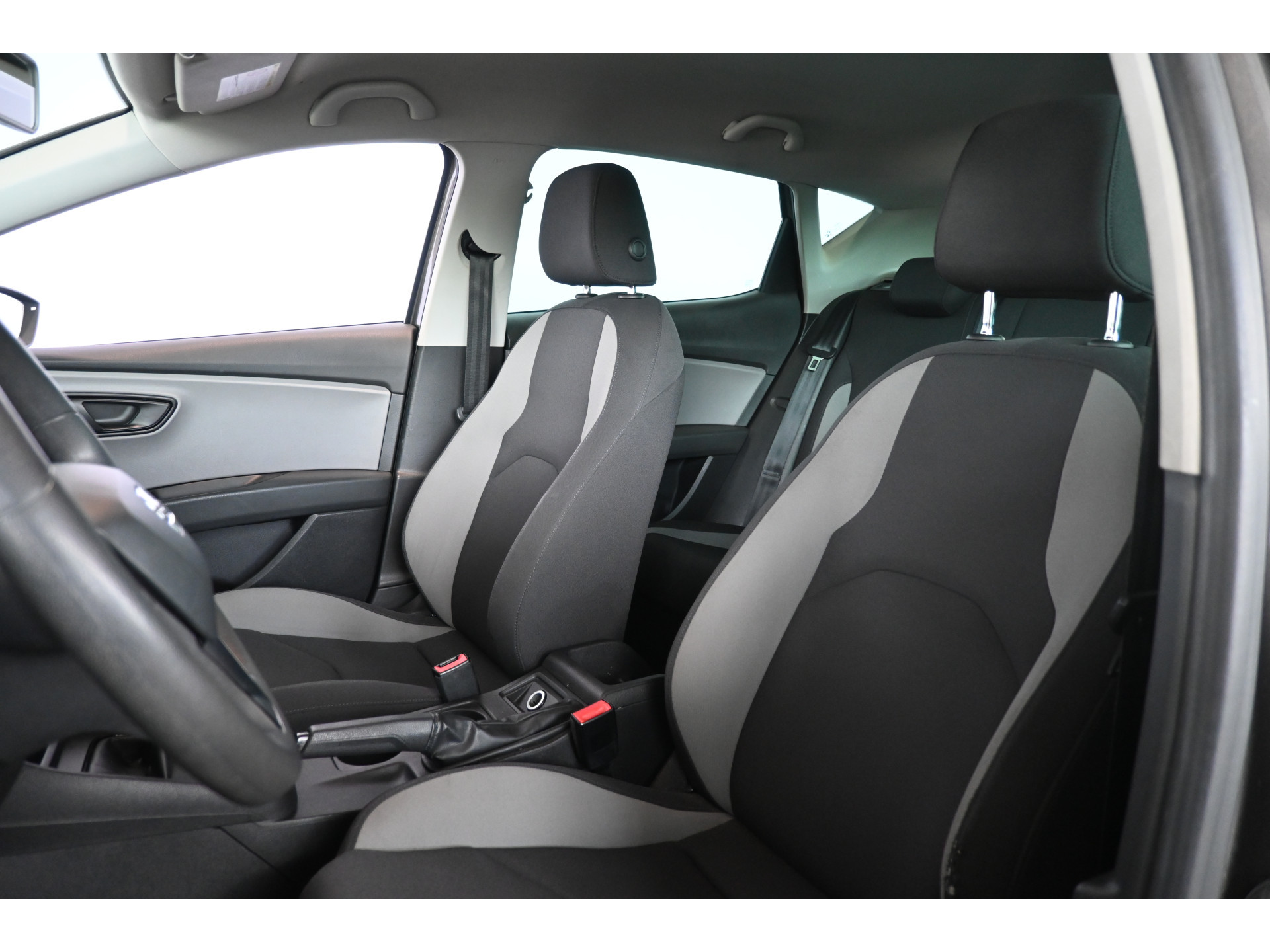SEAT Leon 1.2 TSI Airco Lichtmetaal Rijklaarprijs Inruil Mogelijk!