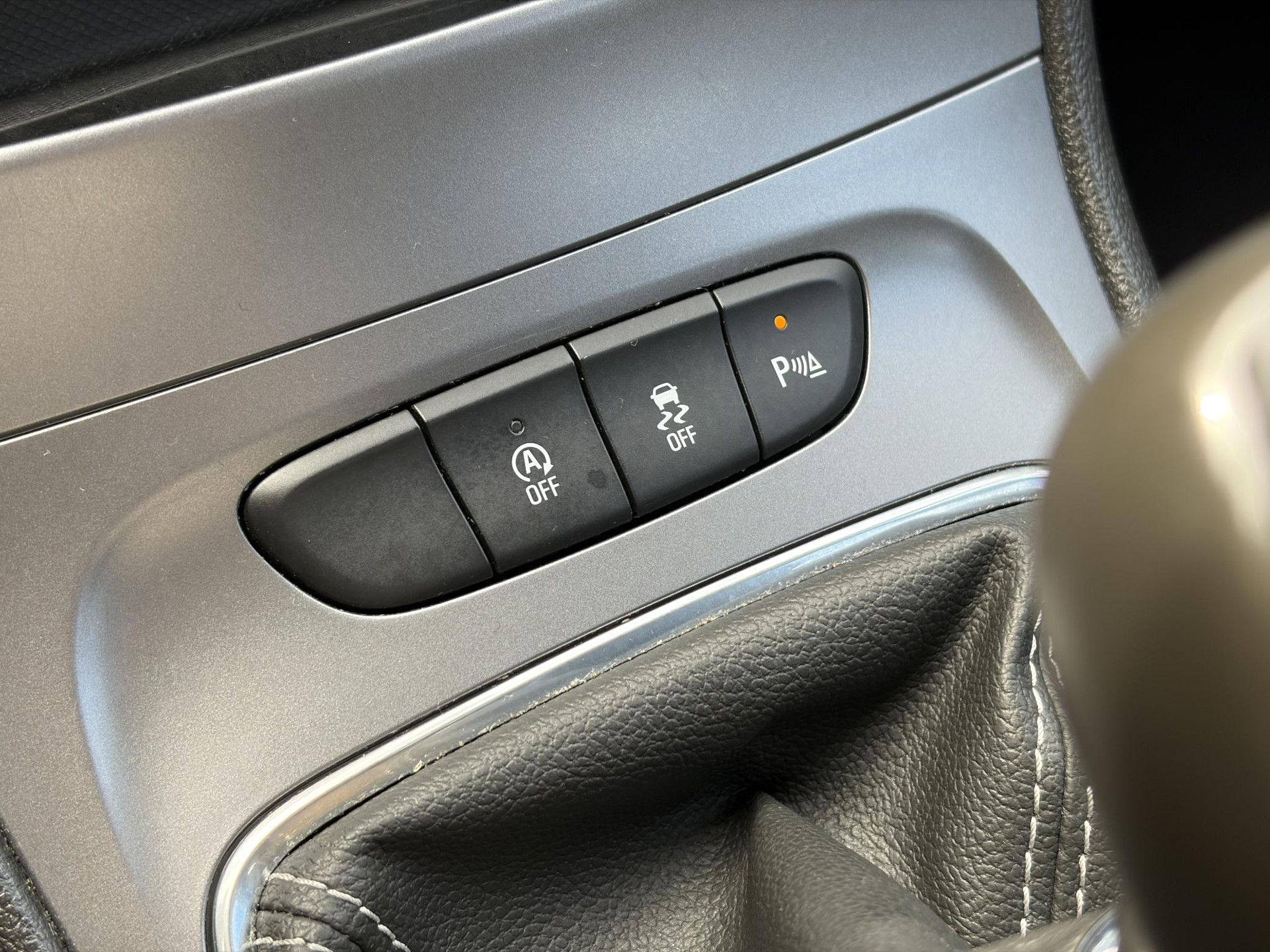 Opel Astra 1.2 Business Edition 147pk l 2e Eigenaar l Trekhaak l Navi l Carplay l 6 Bak l Clima l Cruise l Pdc V+A l Recent beurt gehad l Lm velgen l N.A.P l Apk tot 07-2028
