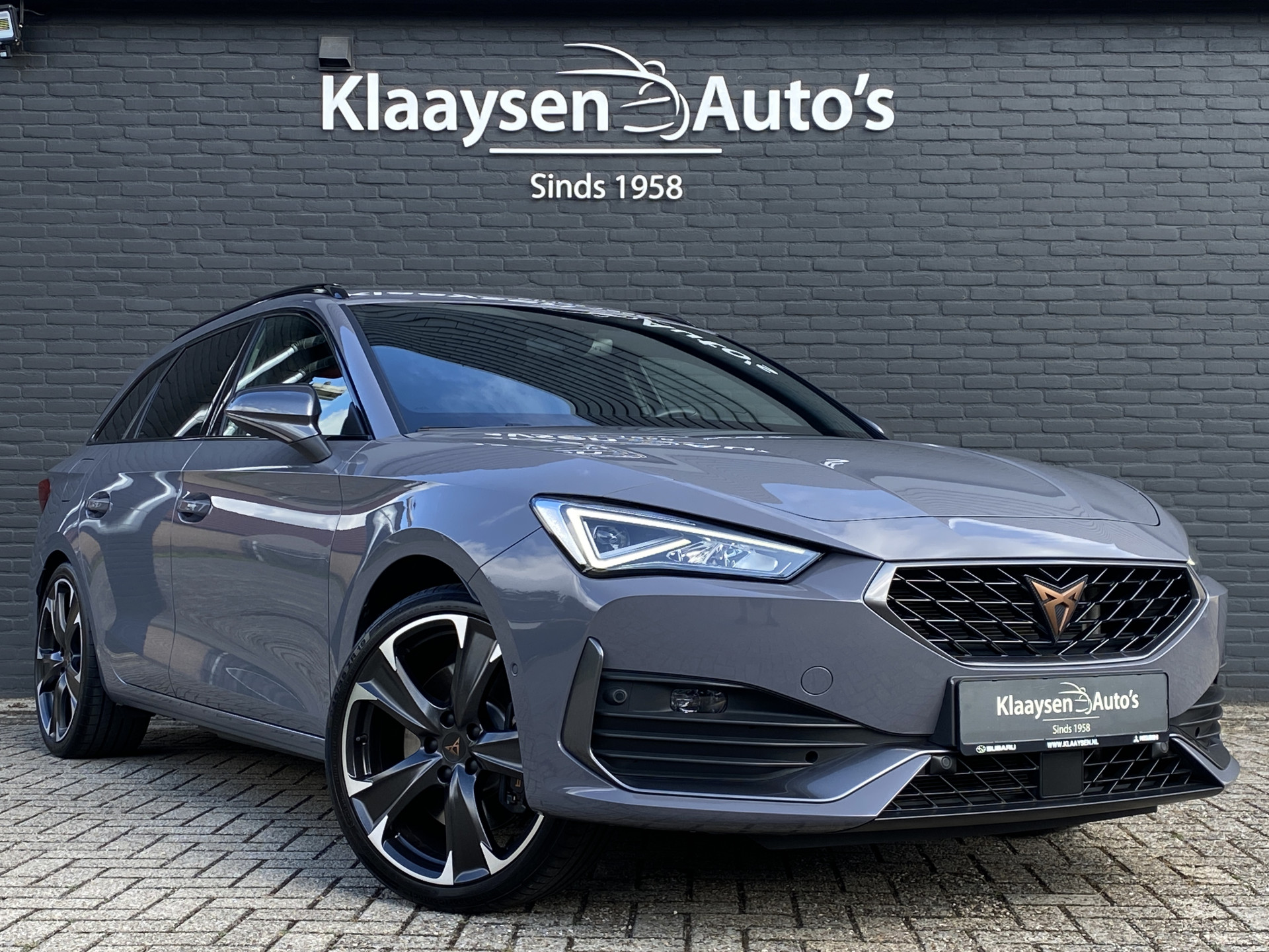 CUPRA Leon Sportstourer 1.4 e-Hybrid VZ Performance 245 pk | 1e eigenaar | dealer onderh. | panoramadak | elektr. a. klep | kuipstoelen