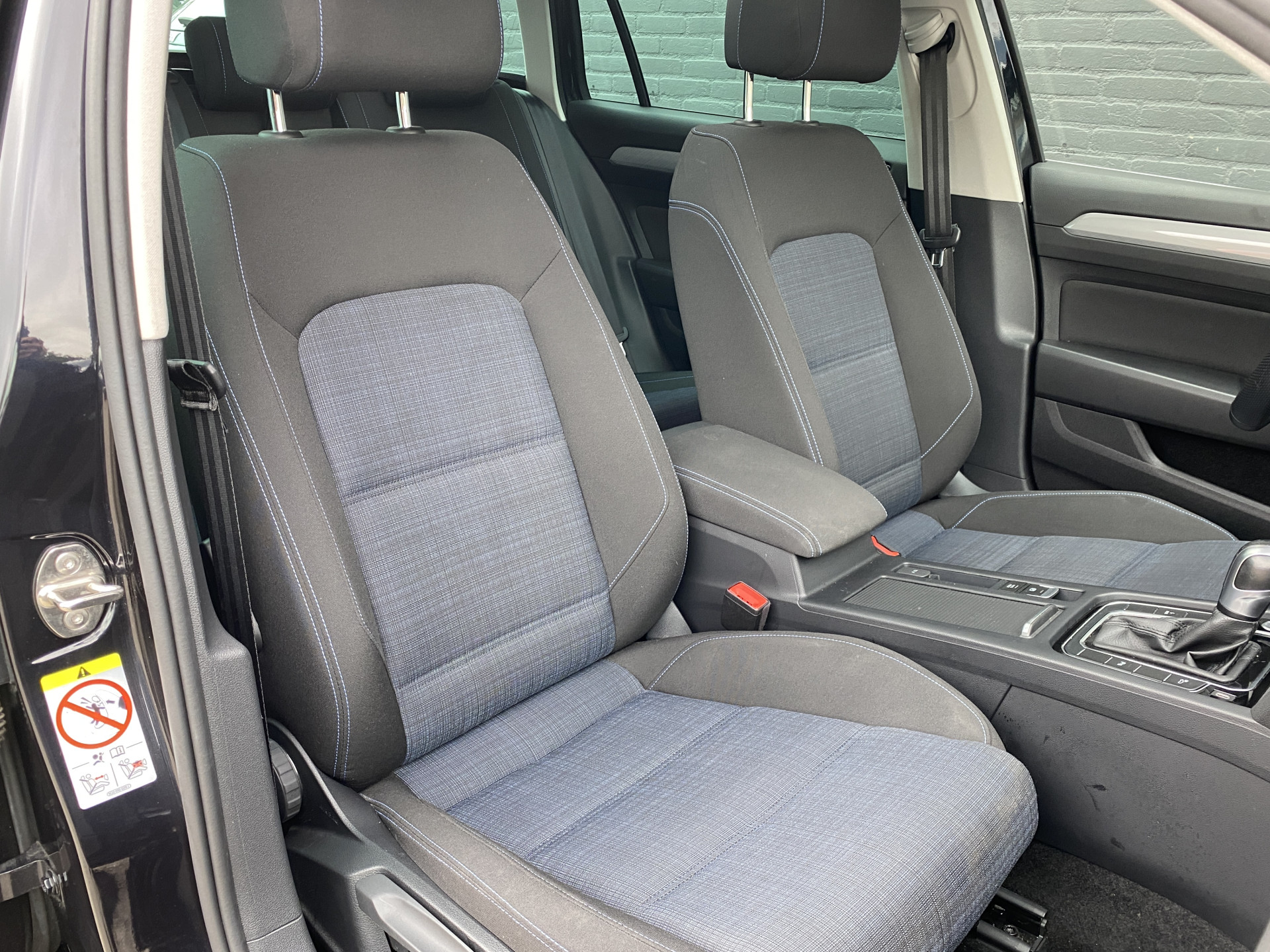 Volkswagen Passat Variant 1.4 TSI PHEV GTE Business | 1e eigenaar | navigatie | trekhaak | panoramadak | virtual cockpit | camera | BTW