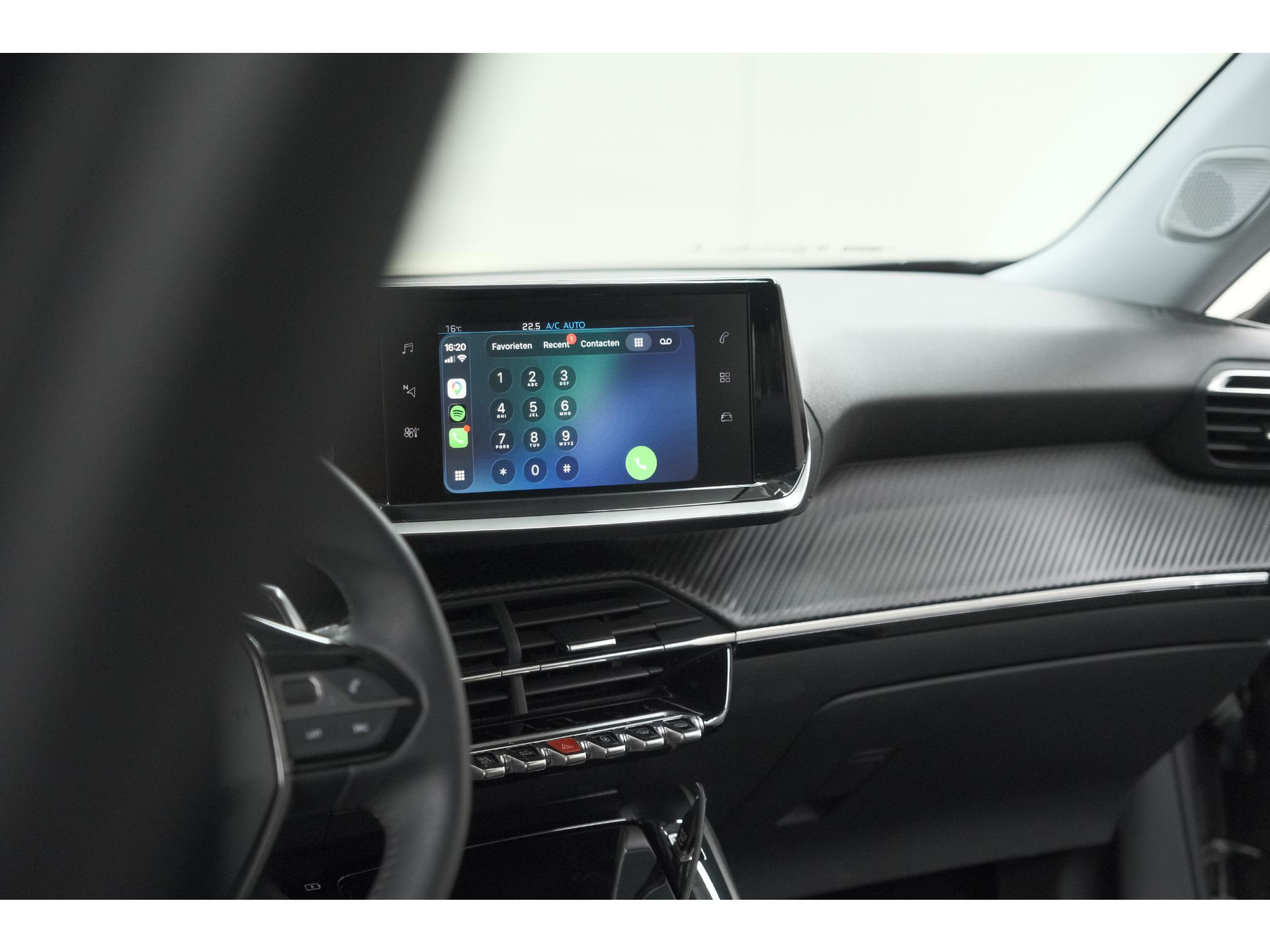 Peugeot 2008 PureTech 130 EAT8 Allure Pack | Trekhaak | Camera | Navigatie | Parkeersensoren