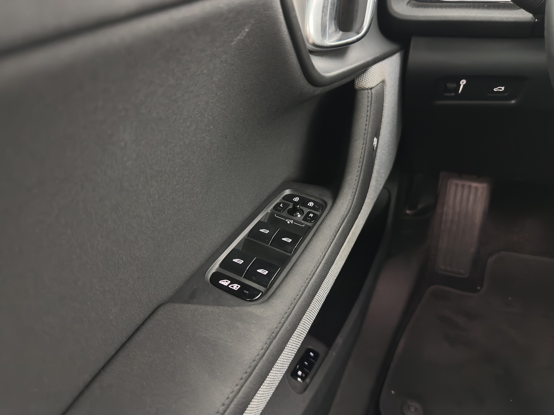 Polestar 2 Long Range Dual Motor Perfomance 78 kwh [ 3-Fase ]  { SOH-95% } (INCL-BTW) Aut. *PANO | NAVI-FULLMAP | HARMAN/KARDON-AUDIO | FULL-LED | KEYLESS | DIGI-COCKPIT | MEMORY-PACK |  CARPLAY | DAB+ | HEATED-SPORTSEATS | TOPVIEW | ADAPTIVE-CRUISE |  20