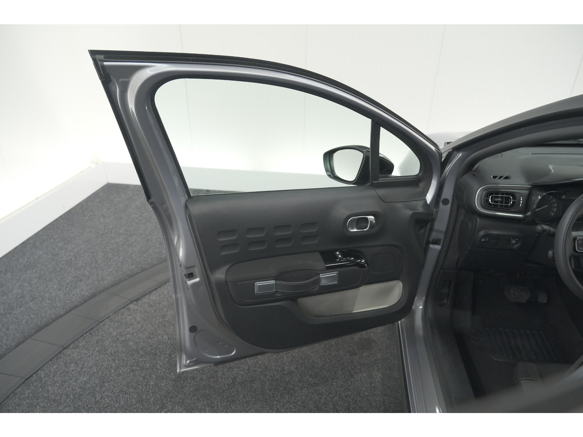 Citroen C3 PureTech 110 EAT6 Max | Parkeersensoren | Apple Carplay | 16 Inch Lichtmetalen Velgen