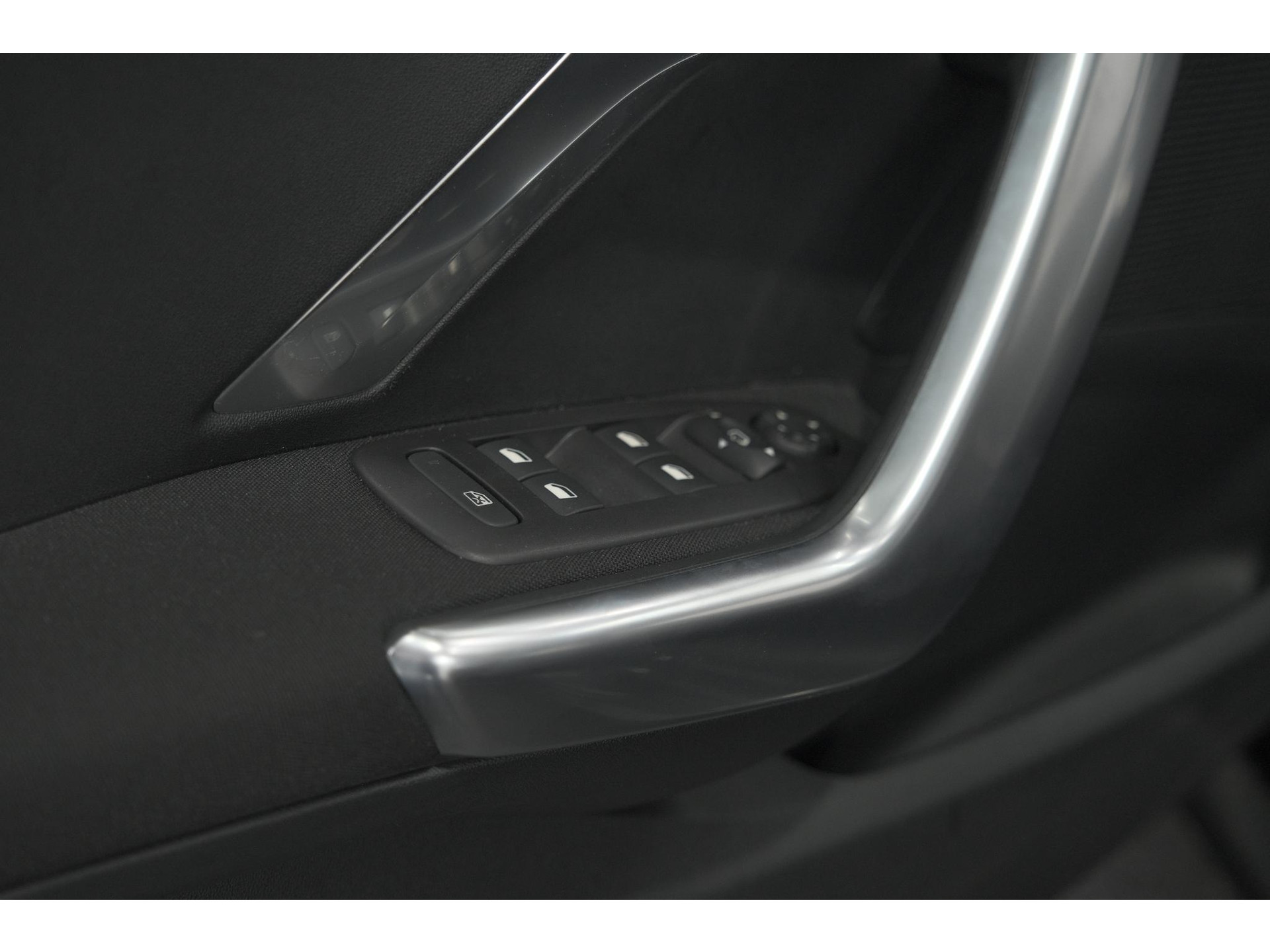Peugeot 2008 PureTech 110 Allure | Panoramadak | Navigatie | Camera | Parkeersensoren