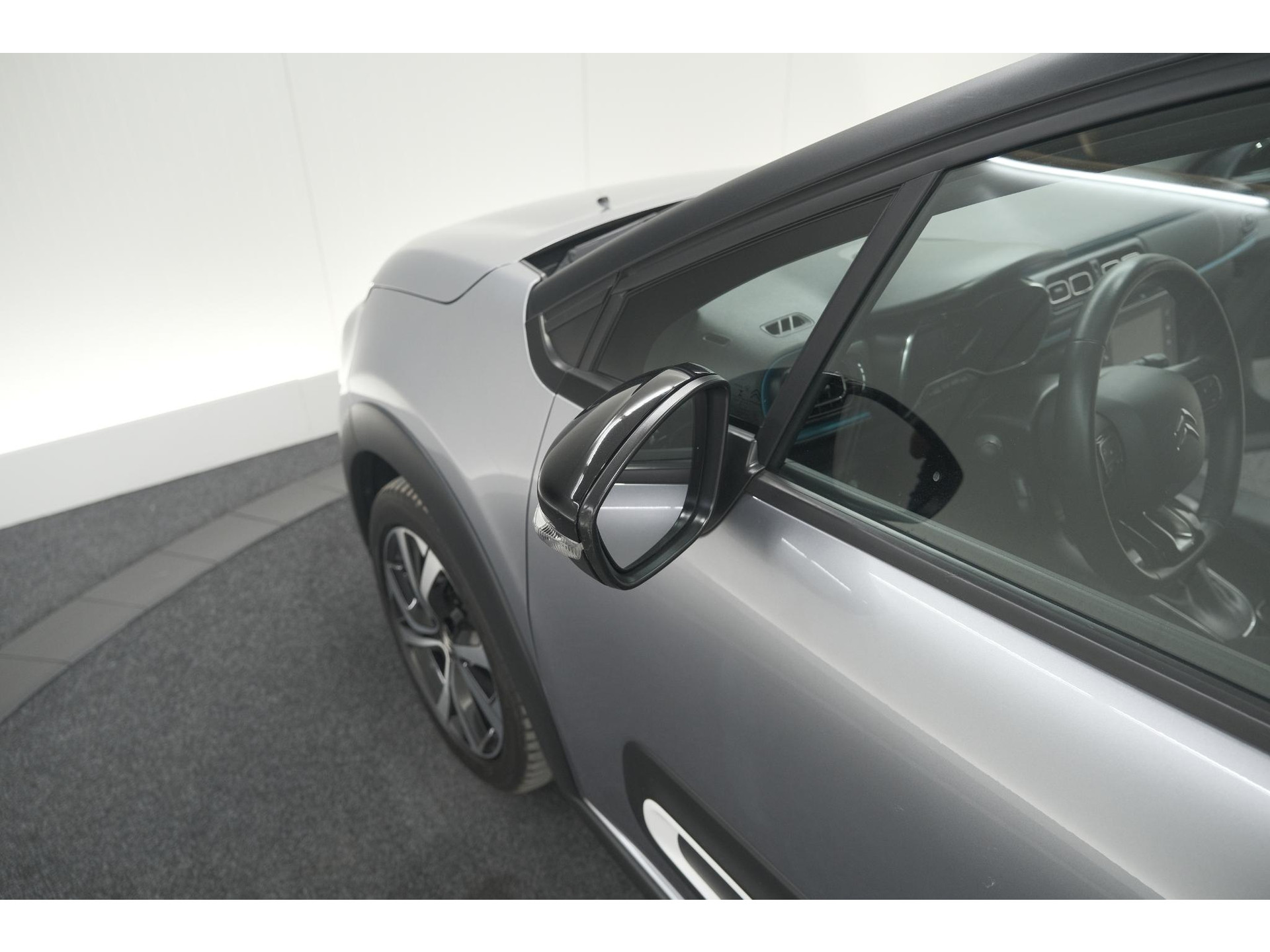 Citroen C3 PureTech 110 EAT6 Shine | Camera | Navigatie | Parkeersensoren | Apple Carplay | 17 Inch Lichtmetalen Velgen