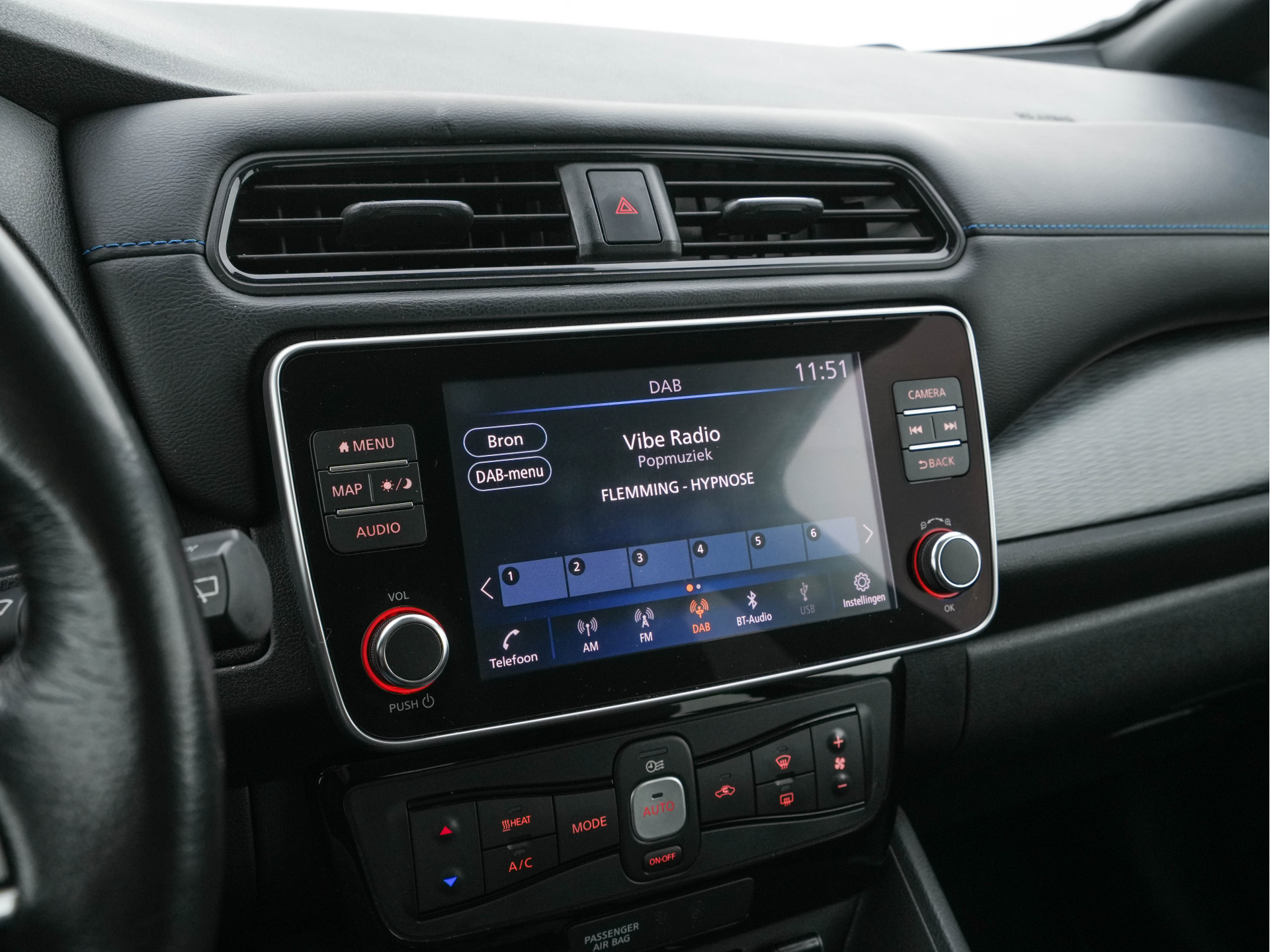 Nissan LEAF 3.Zero Limited Edition 62 kWh {SOH-93%} (INCL-BTW) Aut. *HEATPUMP | LEATHER | FULL-LED | DIGI-COCKPIT | TOPVIEW | BOSE-AUDIO | KEYLESS | DAB+ | BLINDSPOT | ECC | ADAPTIVE-CRUISE | PDC | HEATED-COMFORTSEATS | PRIVACYGLASS | 17"ALU*