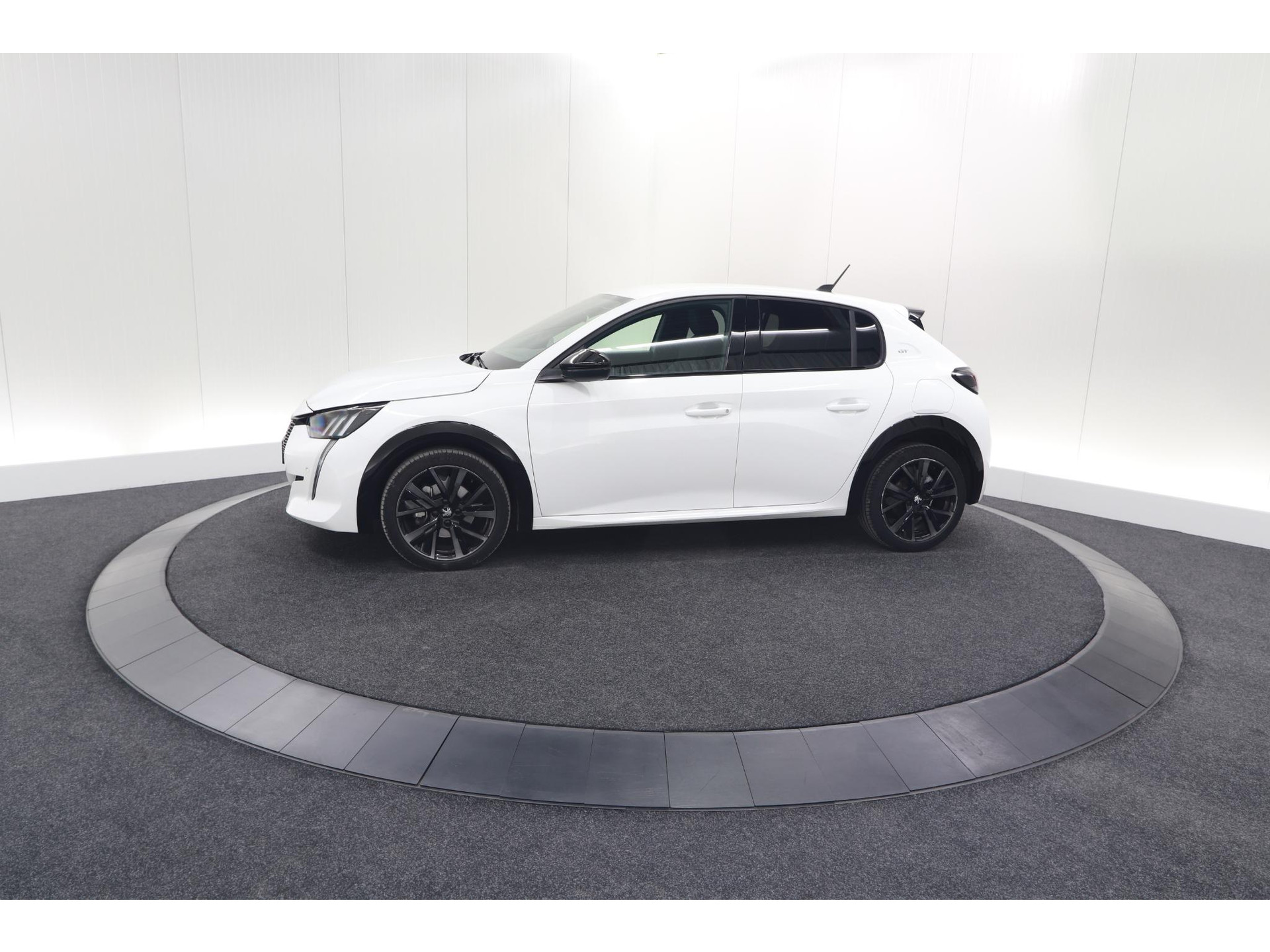 Peugeot 208 PureTech 100 GT | Camera | Navigatie | Sfeerverlichting | Apple Carplay | Parkeersensoren