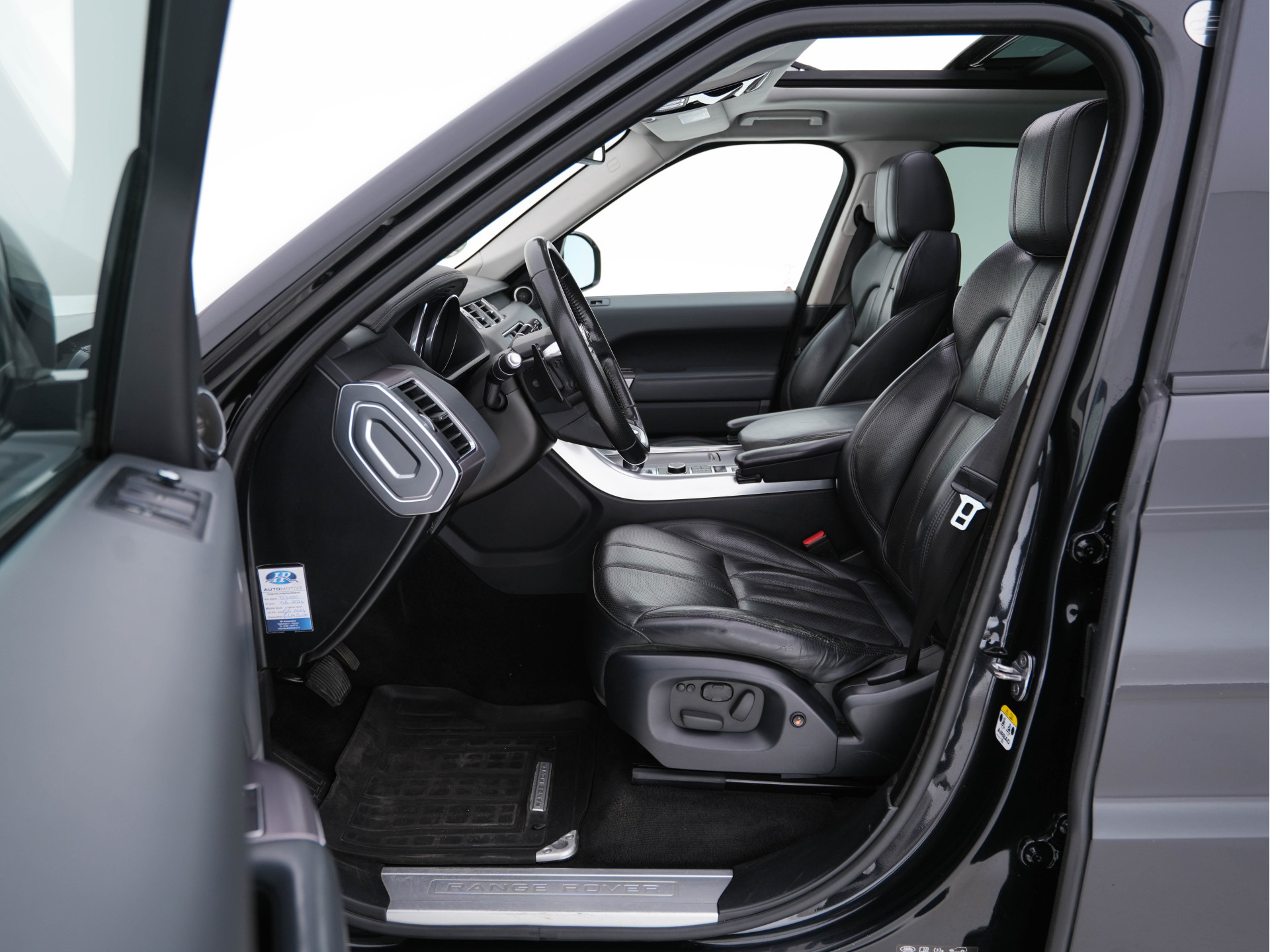 Land Rover Range Rover Sport 3.0 TDV6 HSE Dynamic [ 7-Pers ] Aut. *PANO | LEATHER | BI-XENON | NAVI-FULLMAP | CAMERA | CRUISE | HEAD-UP | MEMORY-PACK | HEATED-COMFORTSEATS | PRIVACY-GLASS | SHIFT-PADDLES | TOWBAR | 20"ALU*