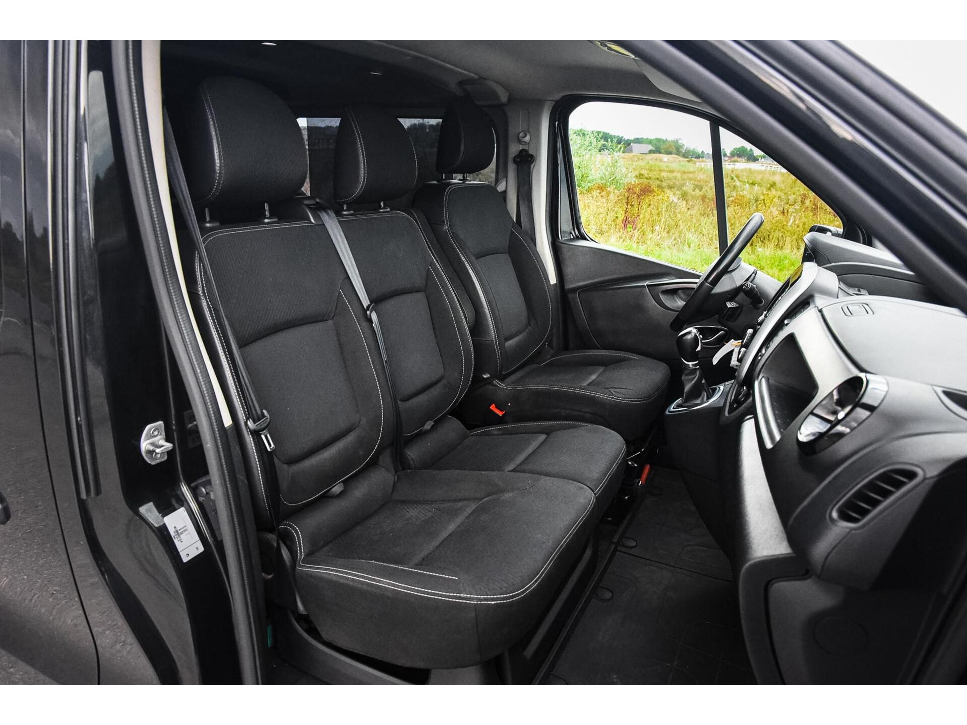 Trafic 2.0 dCi 145 DC Luxe | Automaat | 6-Pers