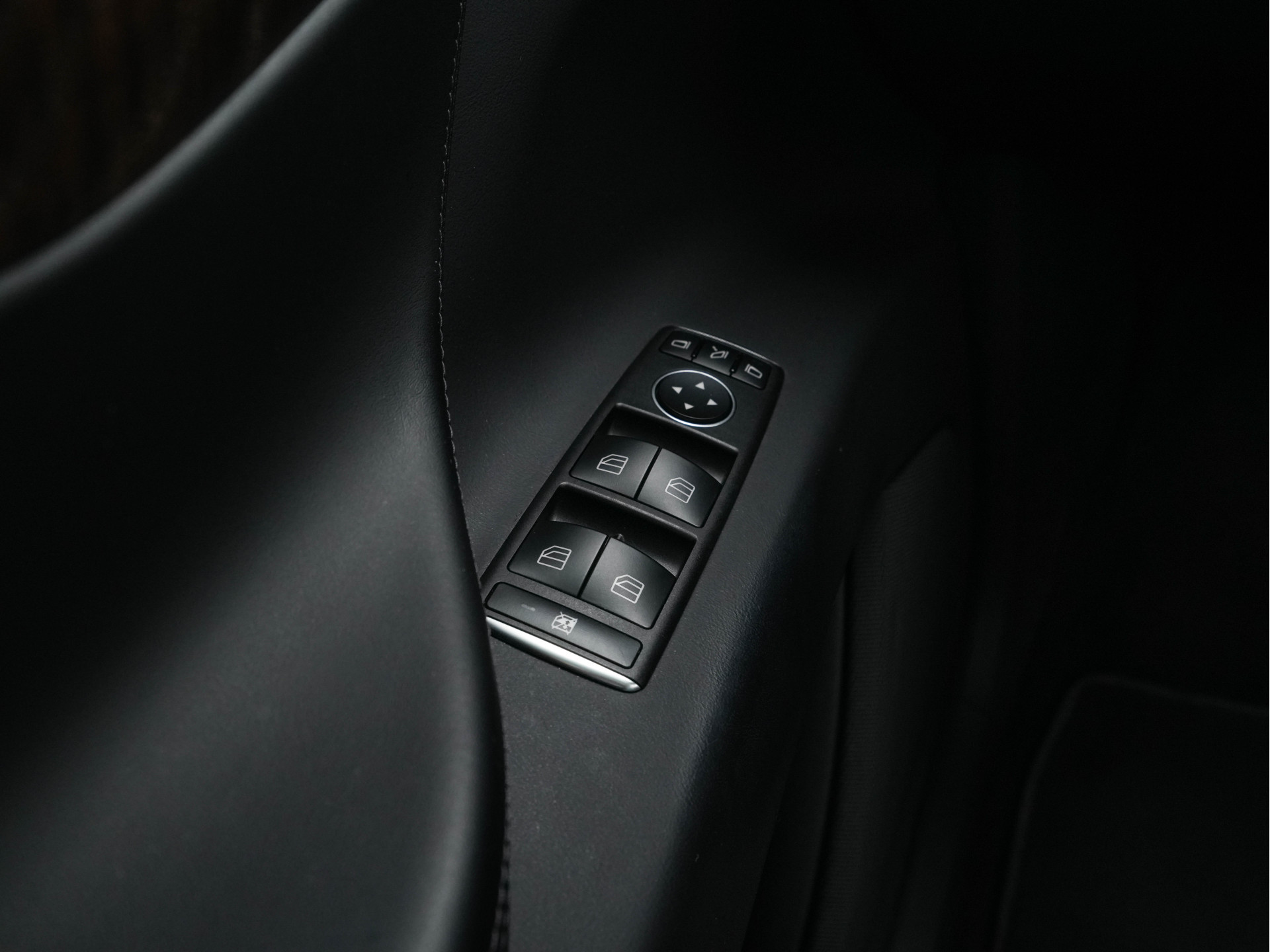 Tesla Model X 100D AWD [ 3-Fase ] Aut. *PANO-WINDOW | AUTO-PILOT | LEATHER | SURROUND-VIEW | NAVI-FULLMAP | FULL-LED | AIR-SUSPENSION | DIGI-COCKPIT | KEYLESS | CAMERA | DAB+ | HEATED-COMFORTSEATS | TOWBAR |  20''ALU*