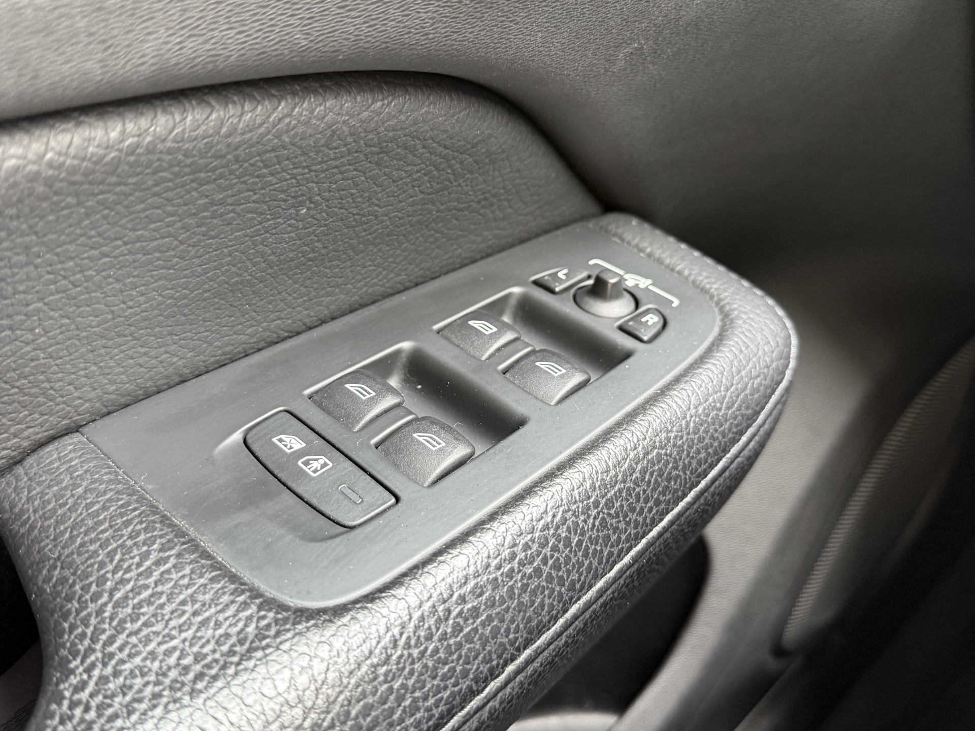 Volvo V60 2.0 T8 Twin Engine AWD Inscription | Panoramadak | 360 camera | Harman/Kardon | Adaptive cruise | Stoelverwarming