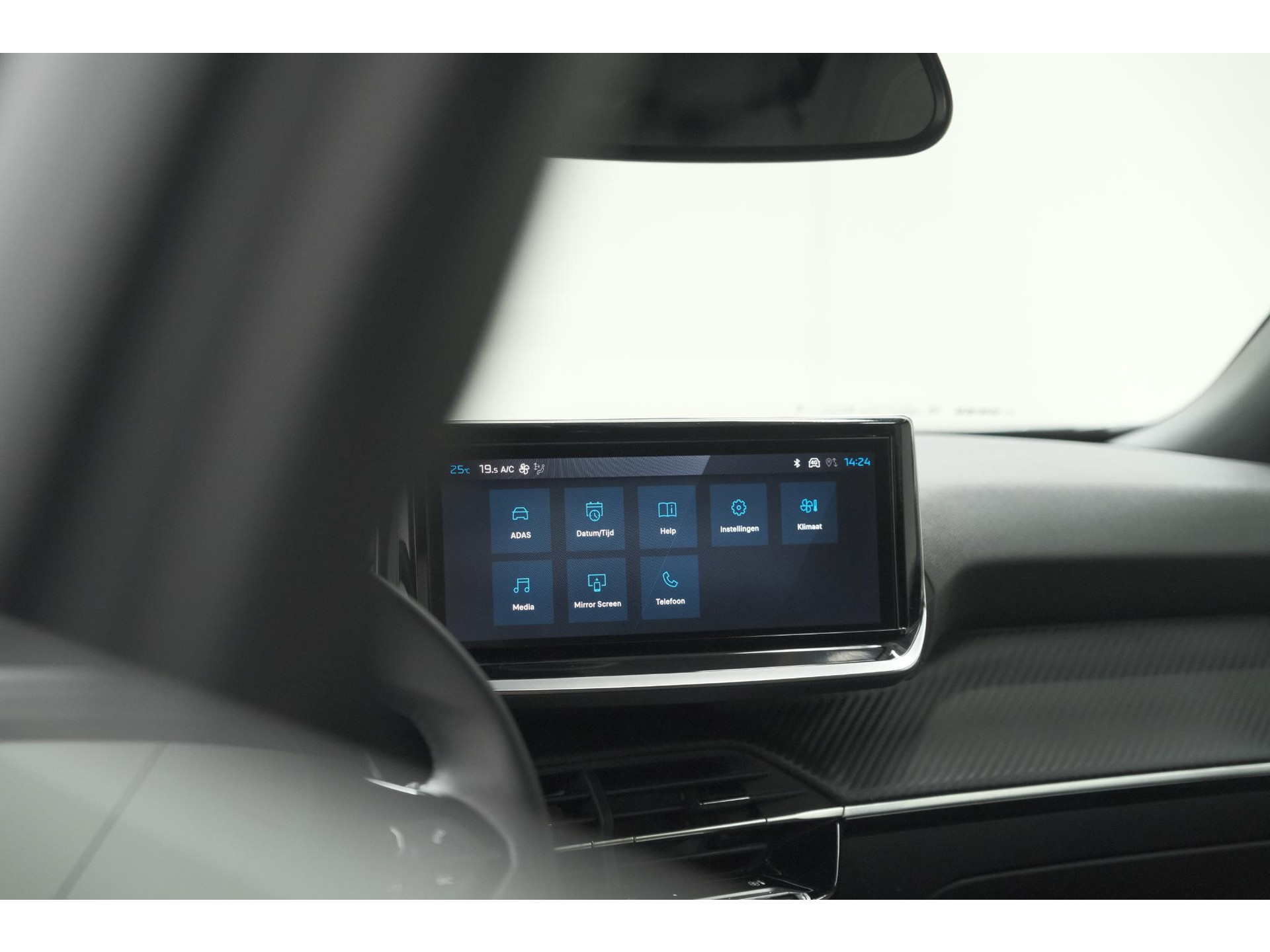 Peugeot 2008 1.2 Hybrid 145 Allure | Apple Carplay | Climate Control | Parkeersensoren Voor + Achter