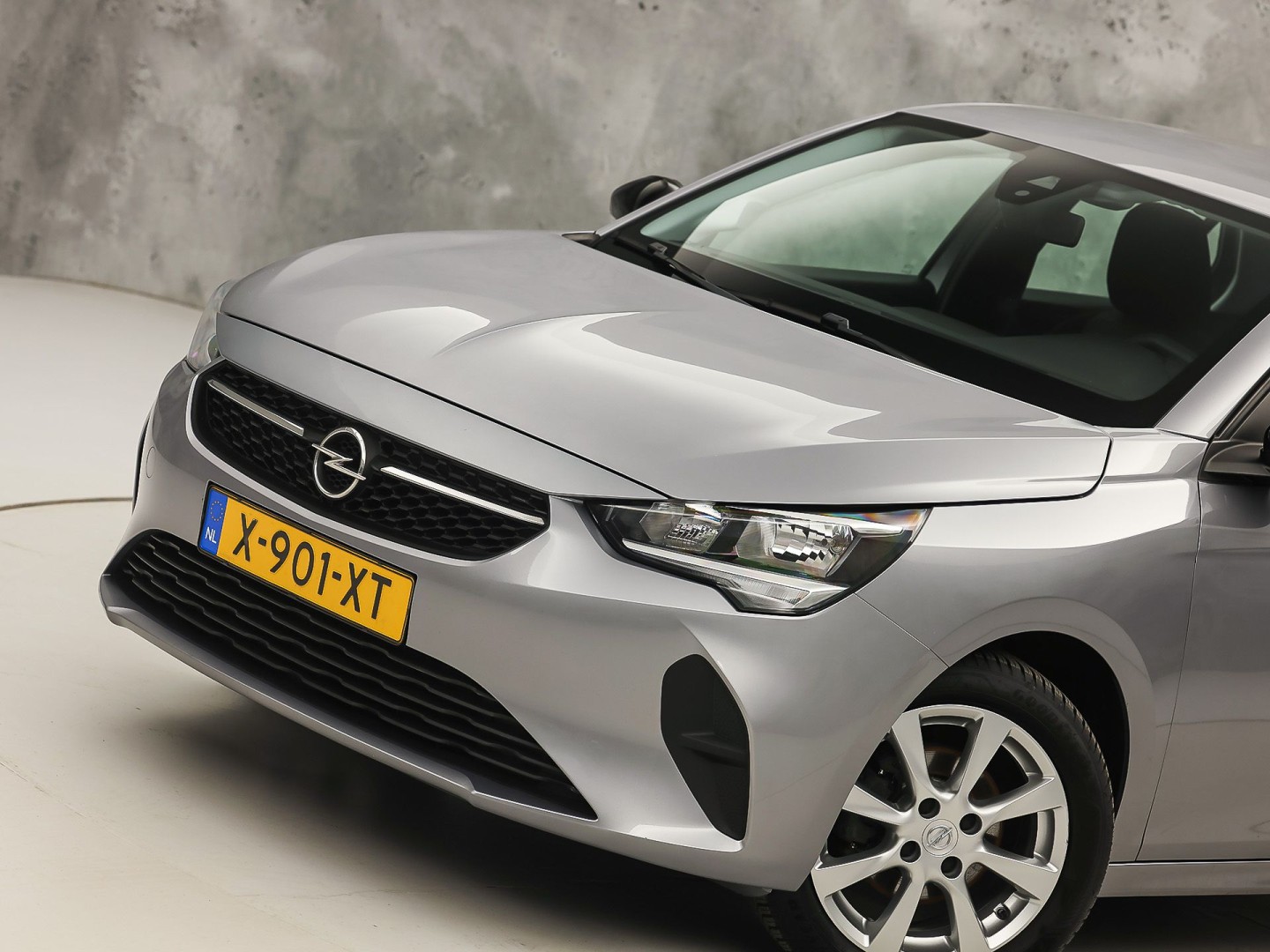 Opel Corsa 1.2 Sport (APPLE CARPLAY, GROOT NAVI, 360 CAMERA, SPORTSTOELEN, LM VELGEN, CRUISE, NIEUWSTAAT)