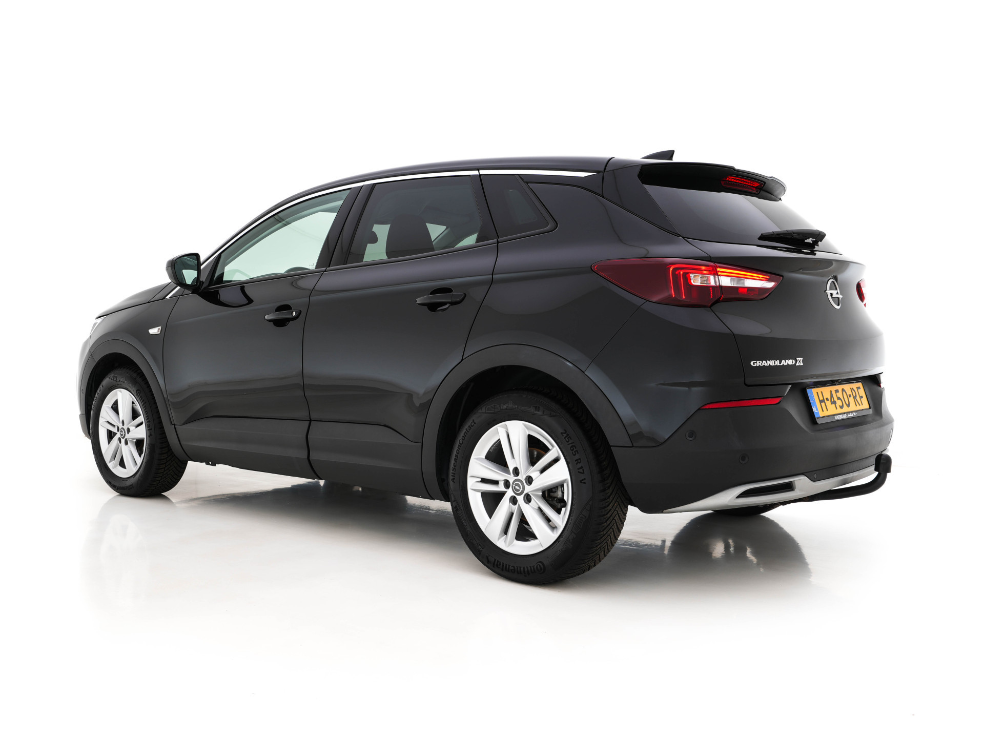 Opel Grandland X 1.2 Turbo Business Executive (INCL-BTW) Aut. *LEATHER-MICORFIBRE | FULL-LED | NAVI-FULLMAP | BLIND-SPOT | KEYLESS | CAMERA | SPORT-SEATS | DAB+ | LANE-ASSIST | PRIVACY-GLASS | TOWBAR | 17''ALU*