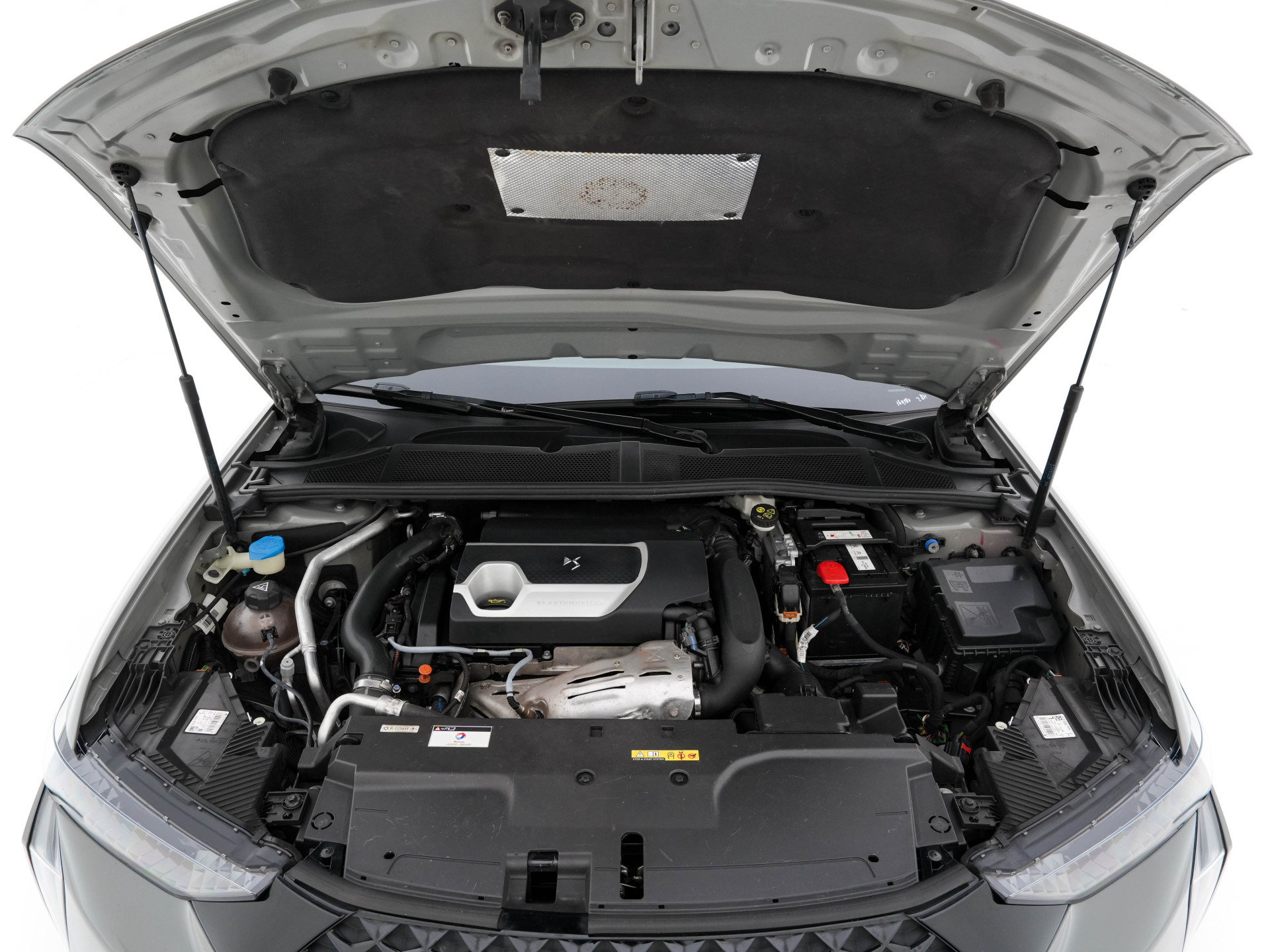 DS 4 1.6 PureTech Performance Line (INCL-BTW) Aut. *PANO | LEATHER-MICROFIBRE | FULL-LED | HEATED-SPORTSEATS | DIGI-COCKPIT | KEYLESS | CAMERA | LANE-ASSIST | CARPLAY | ECC | SHIFT-PADDLES | PDC | TOWBAR | 19''ALU*