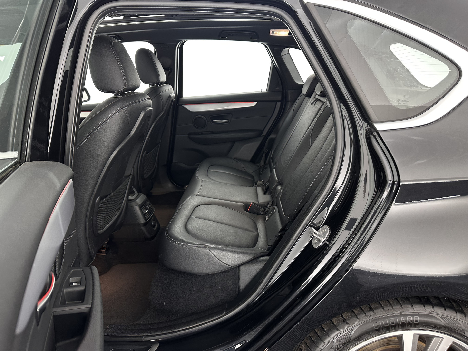 BMW 2-serie Active Tourer 225xeHigh Executive Centennial (Plug-In) Aut. *PANO | LEATHER | FULL-LED | ADAPTIVE-CRUISE | HEATED-SPORTSEATS | NAVI-FULLMAP | HIFI-SOUND | KEYLESS | PRIVACY-GLASS | PDC | TOWBAR | 18''ALU*