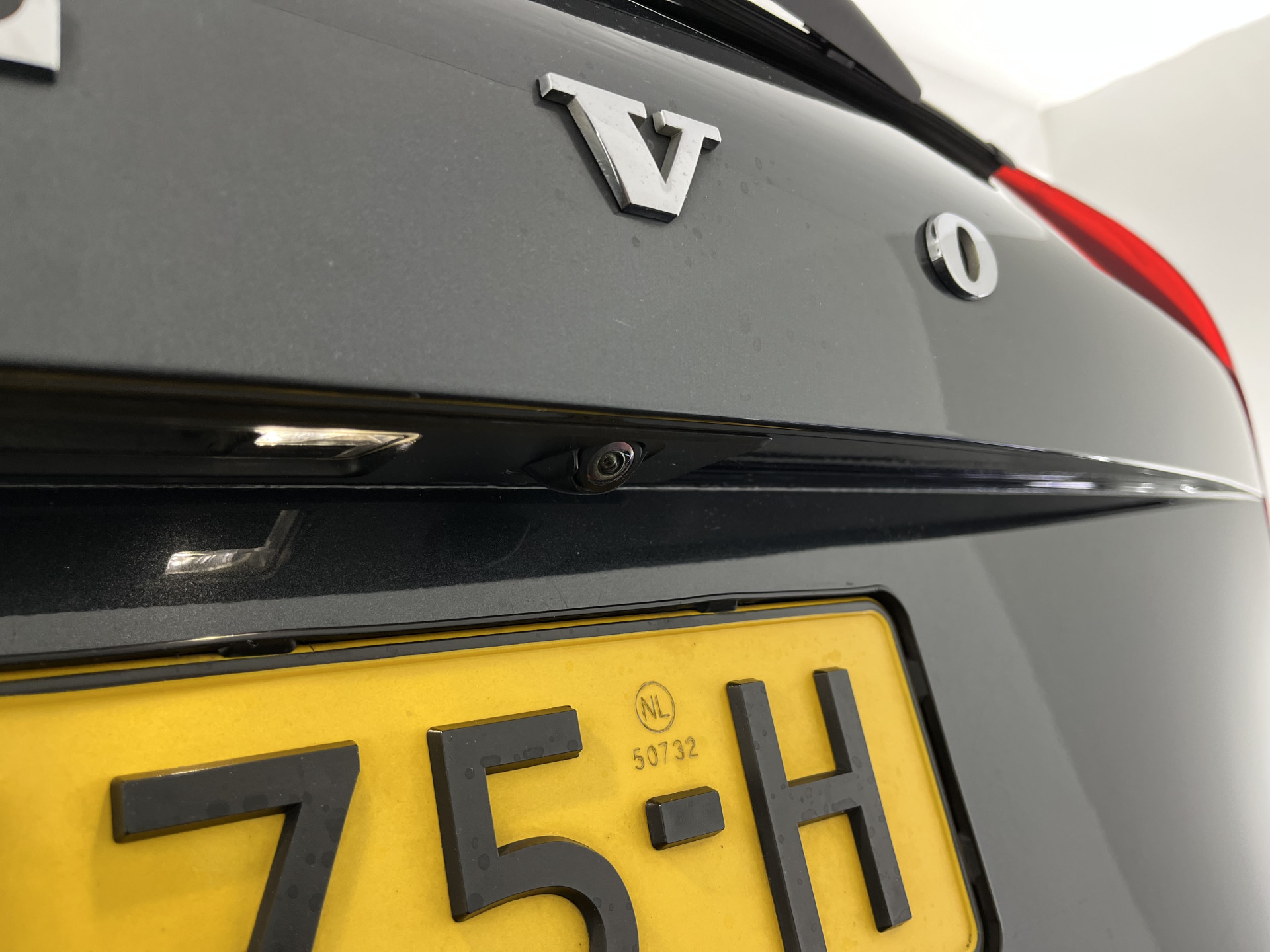 Volvo XC90 2.0 T8 Twin Engine AWD Inscription [ 7-Pers. ] (INCL-BTW) Aut. *PANO | HEAD-UP | LUXURY-LEATHER | FULL-LED | DIGI-COCKPIT | NAVI-FULLMAP | CARPLAY | ECC | HEATED-COMFORTSEATS | LANE-ASSIST | PDC | TOWBAR | 19"ALU*