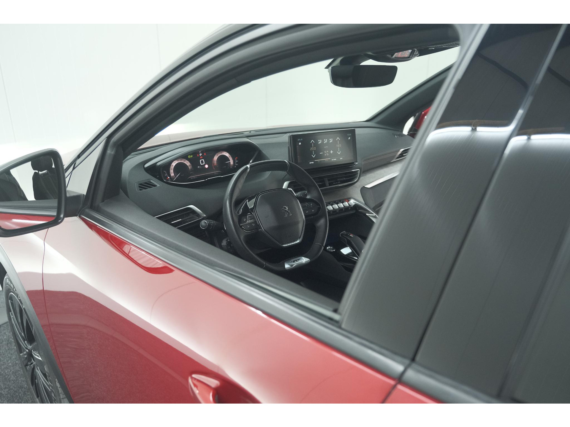 Peugeot 5008 PureTech 130 EAT8 GT Black Pack | Elektrische Kofferklep | Camera | Adaptieve Cruise Control | Dodehoekdetectie