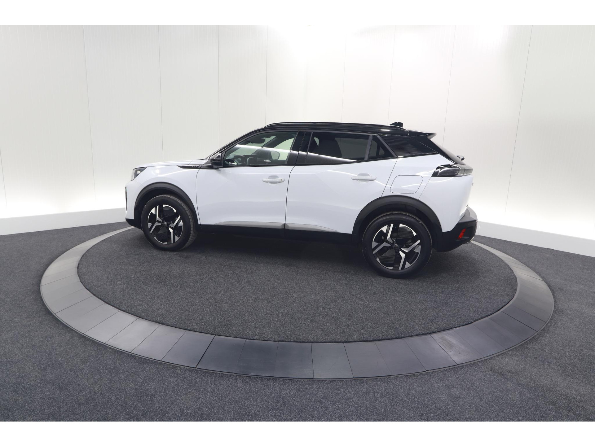 Peugeot 2008 PureTech 130 EAT8 GT | Camera | Apple Carplay | Parkeersensoren