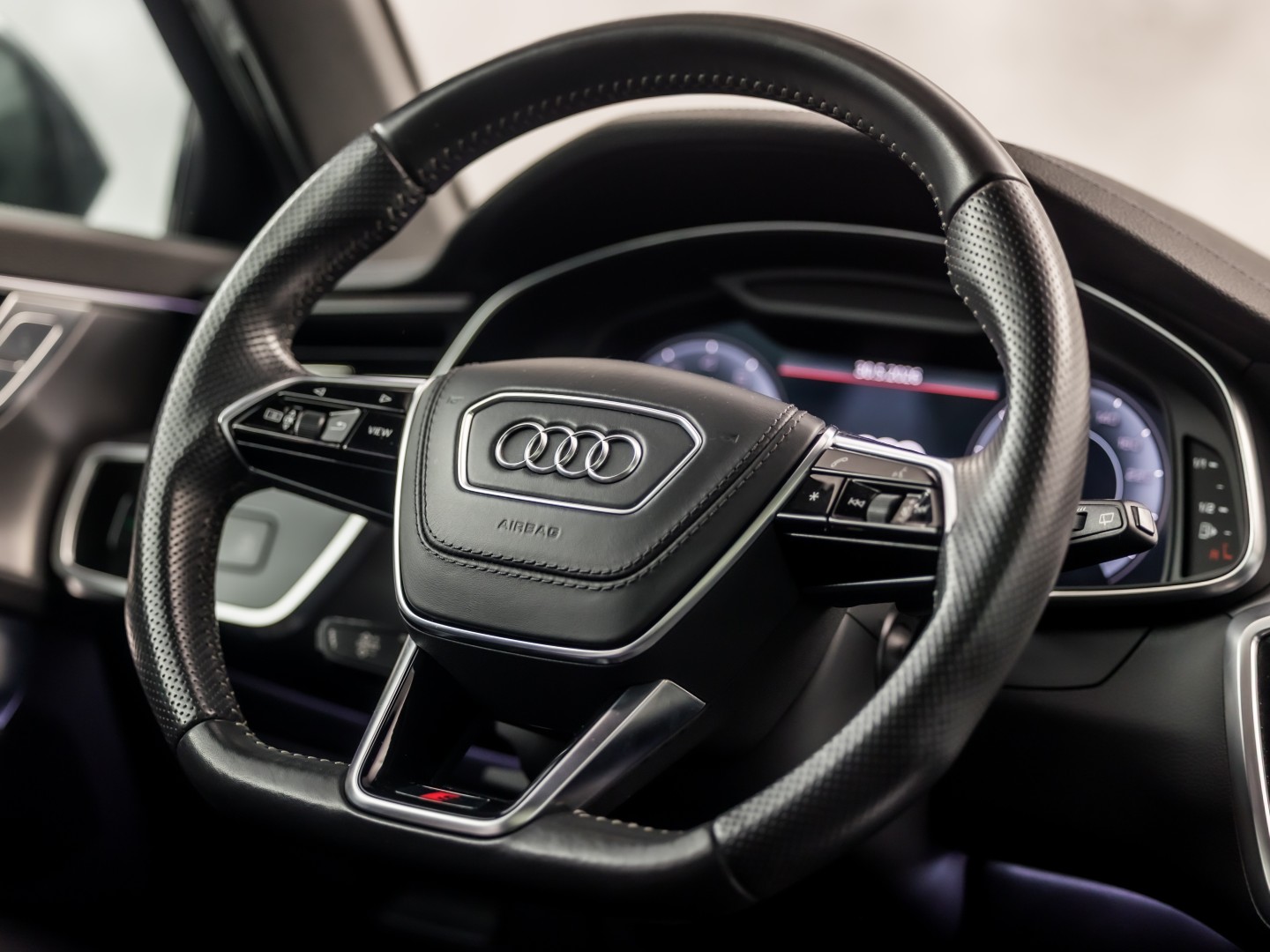 Audi A6 Avant 55 TFSI quattro S-Line 340Pk Automaat (PANORAMADAK, 6 CILINDER, BANG&OLUFSEN, HEAD-UP DISPLAY, NAPPA LEDER, MEESTURENDE ACHTERAS, CAMERA, STOELVERWARMING, SFEERVERLICHTING, ADAPTIVE CRUISE, MATRIX LED, NIEUWSTAAT)
