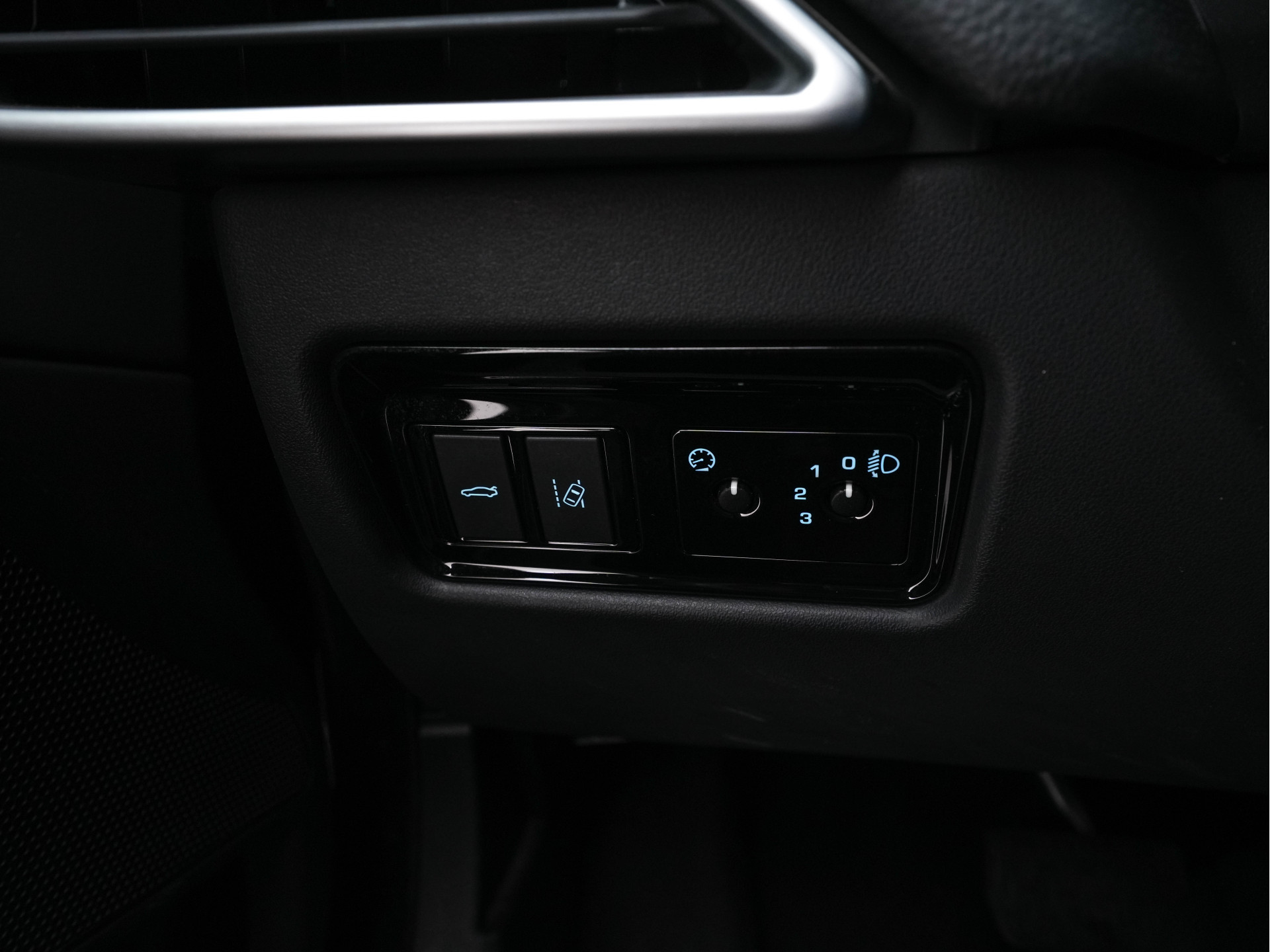 Jaguar XE 2.0 D Pure ( ⚠️ ) Aut. *LEATHER | NAVI-FULLMAP | HEATED-COMFORTSEATS | CAMERA | ECC | SHIFT-PADDLES | LANE-ASSIST | PDC | SHIFT-PADDLES | LANE-ASSIST | JAGUAR-AUDIO | CRUISE | 17''ALU*