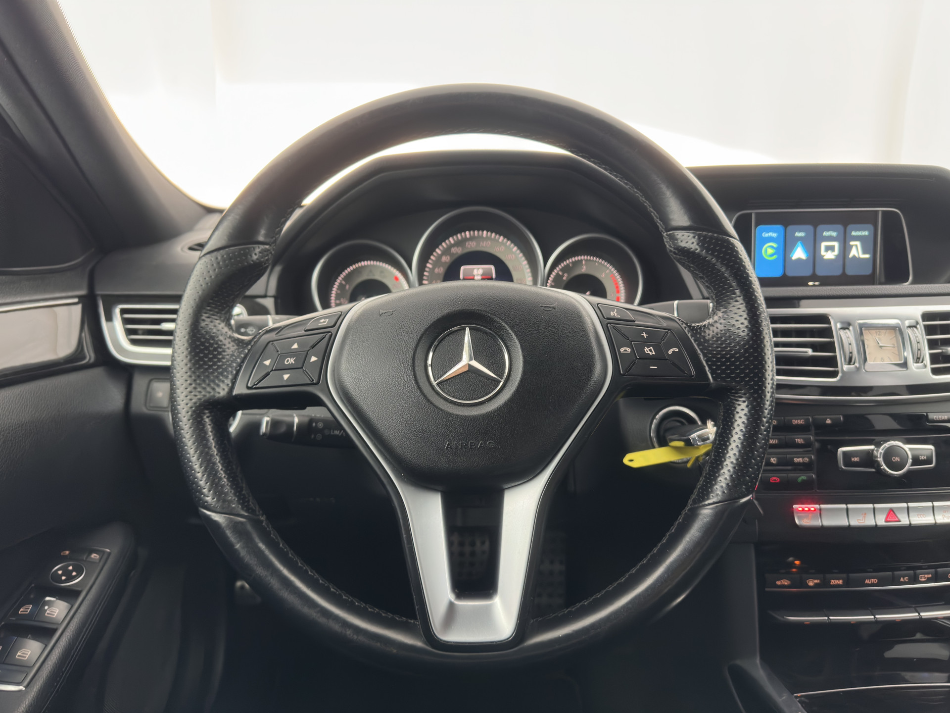 Mercedes-Benz E-klasse 200 CDI Ambition Avantgarde Aut. *LEATHER | FULL-LED | HEATED-COMFORTSEATS | CAMERA | ECC | CARPLAY | PDC | CRUISE | PRIVACY-GLASS | 18''ALU*