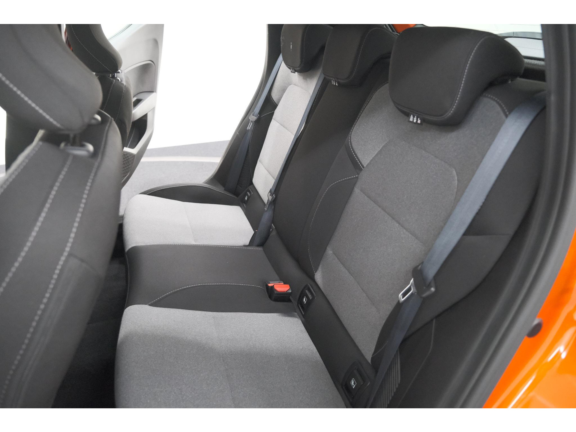 Renault Clio 1.6 E-Tech Full Hybrid 145 Evolution Holland Edition | Apple Carplay | Parkeersensoren | LED | Cruise Control