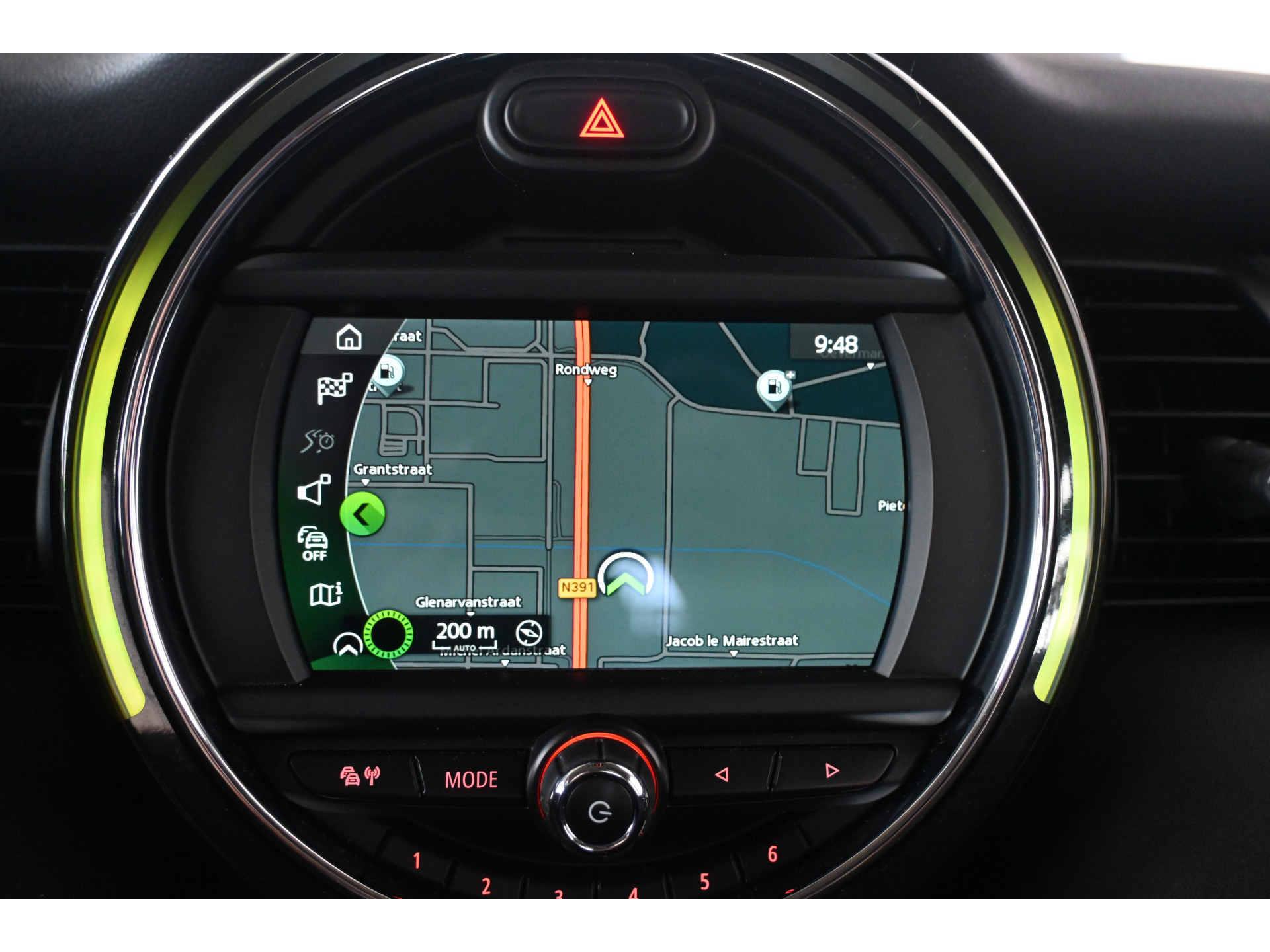 MINI Mini 1.5 Cooper Airco Navigatie LED Cruise Control Direct Leverbaar! Rijklaarprijs Inruil Mogelijk!