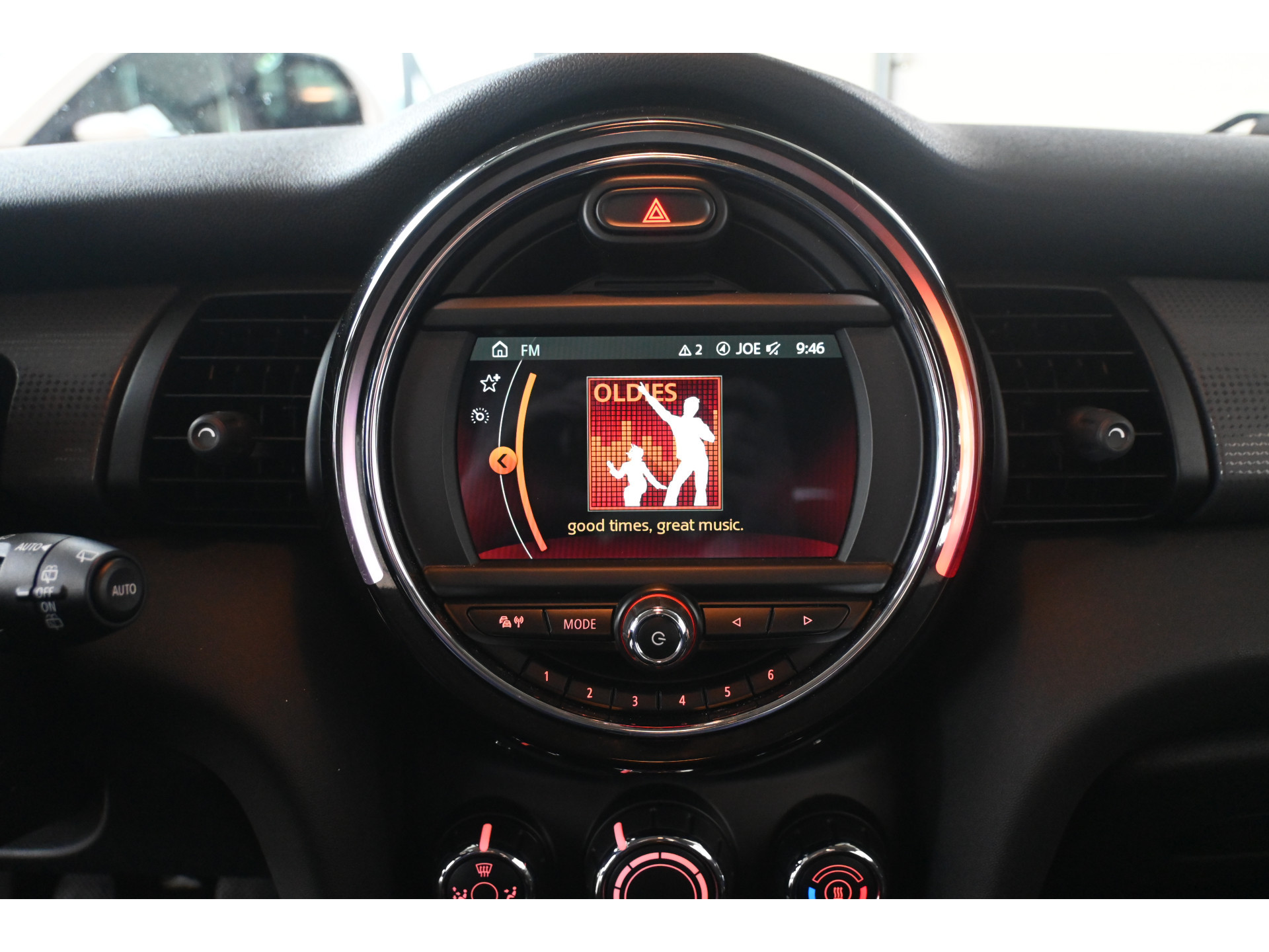 MINI Mini 1.5 Cooper Airco Navigatie LED Cruise Control Direct Leverbaar! Rijklaarprijs Inruil Mogelijk!