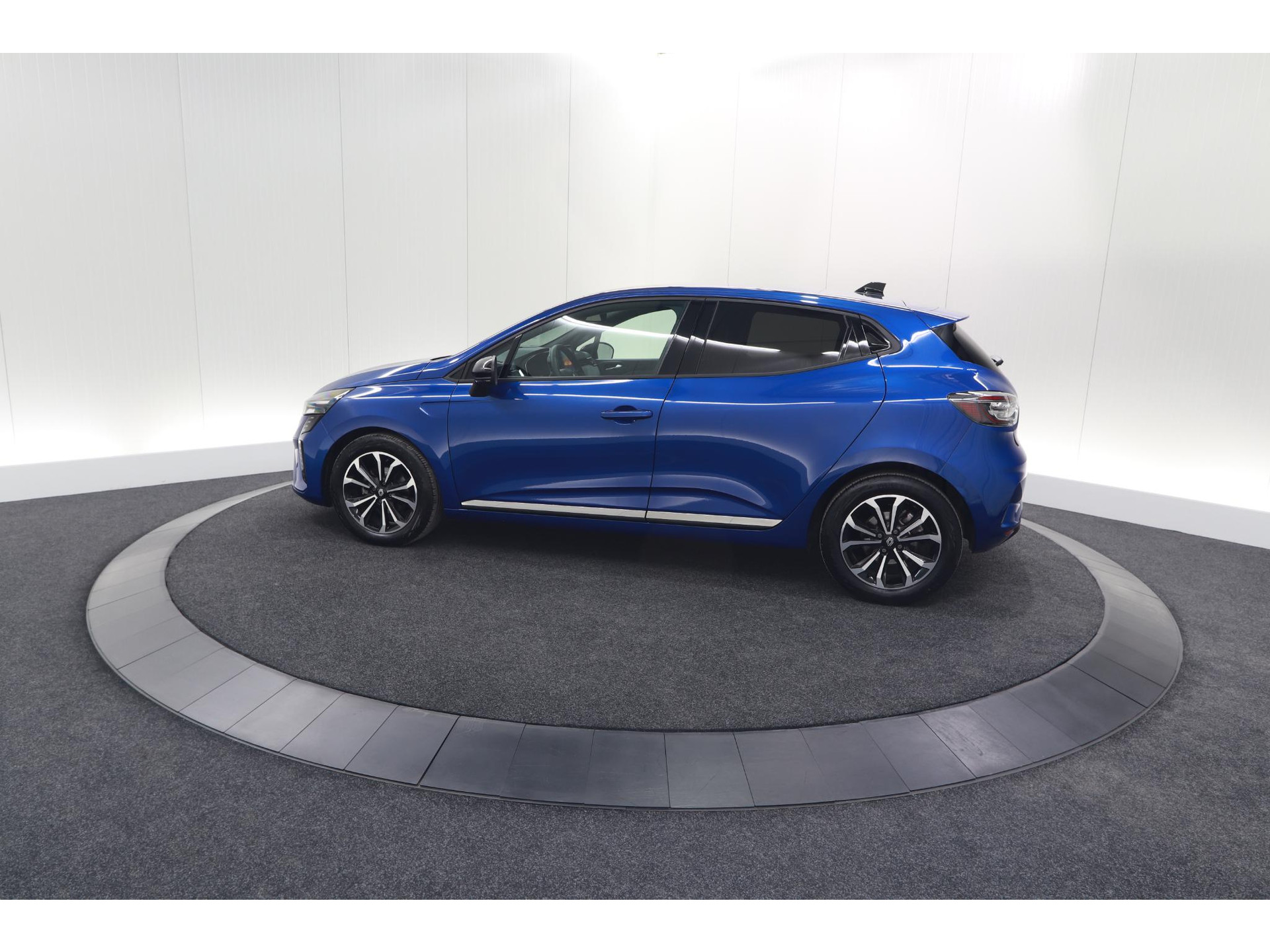 Renault Clio TCe 90 GPF Techno | 360 Camera | Dodehoekdetectie | Adaptieve Cruise Control