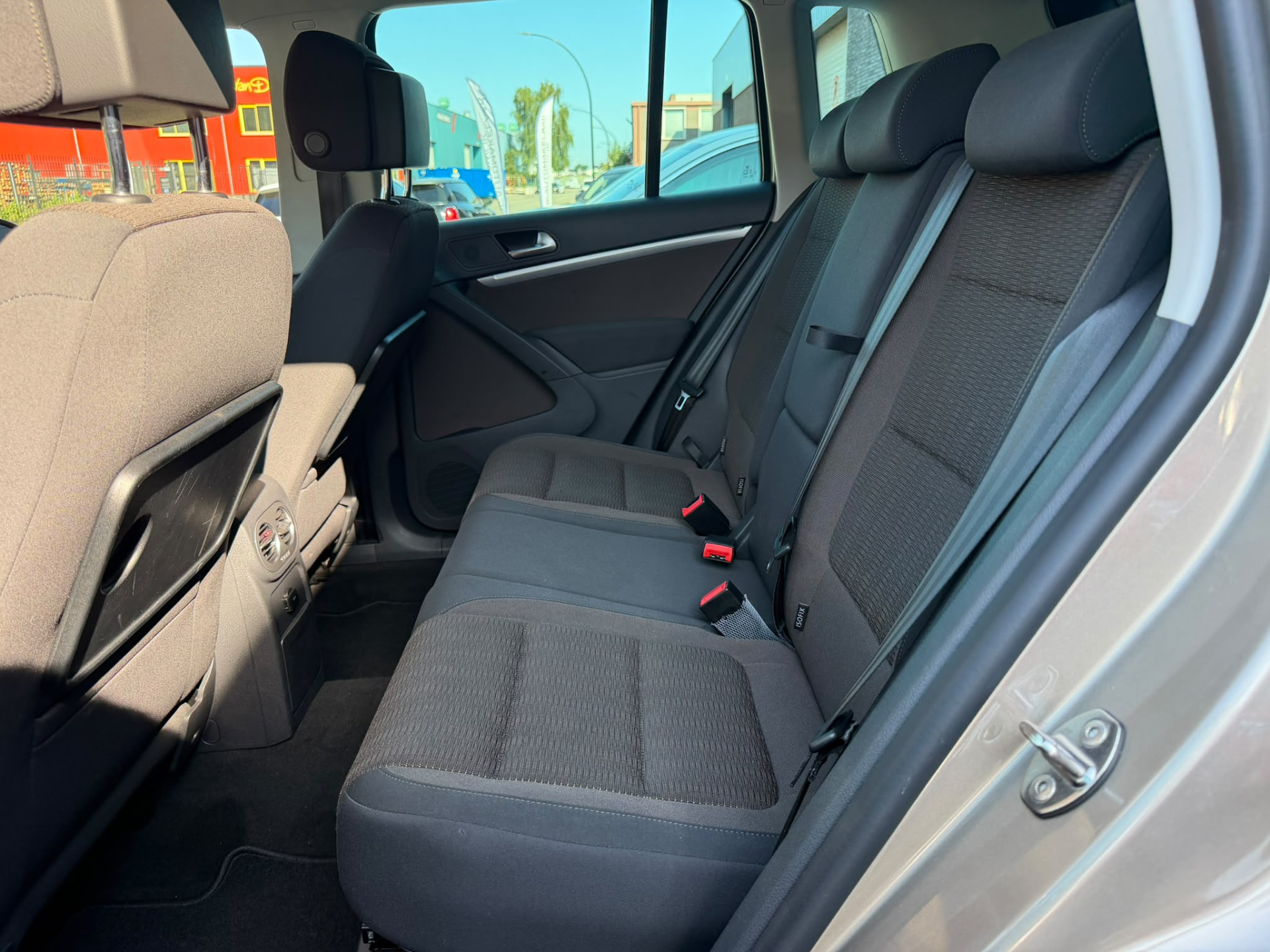 Volkswagen Tiguan 1.4 TSI Sport&Style | 1E EIGENAAR |3/6/12 MND GARANTIE | NAVI | PDC | TREKHAAK | NL AUTO |