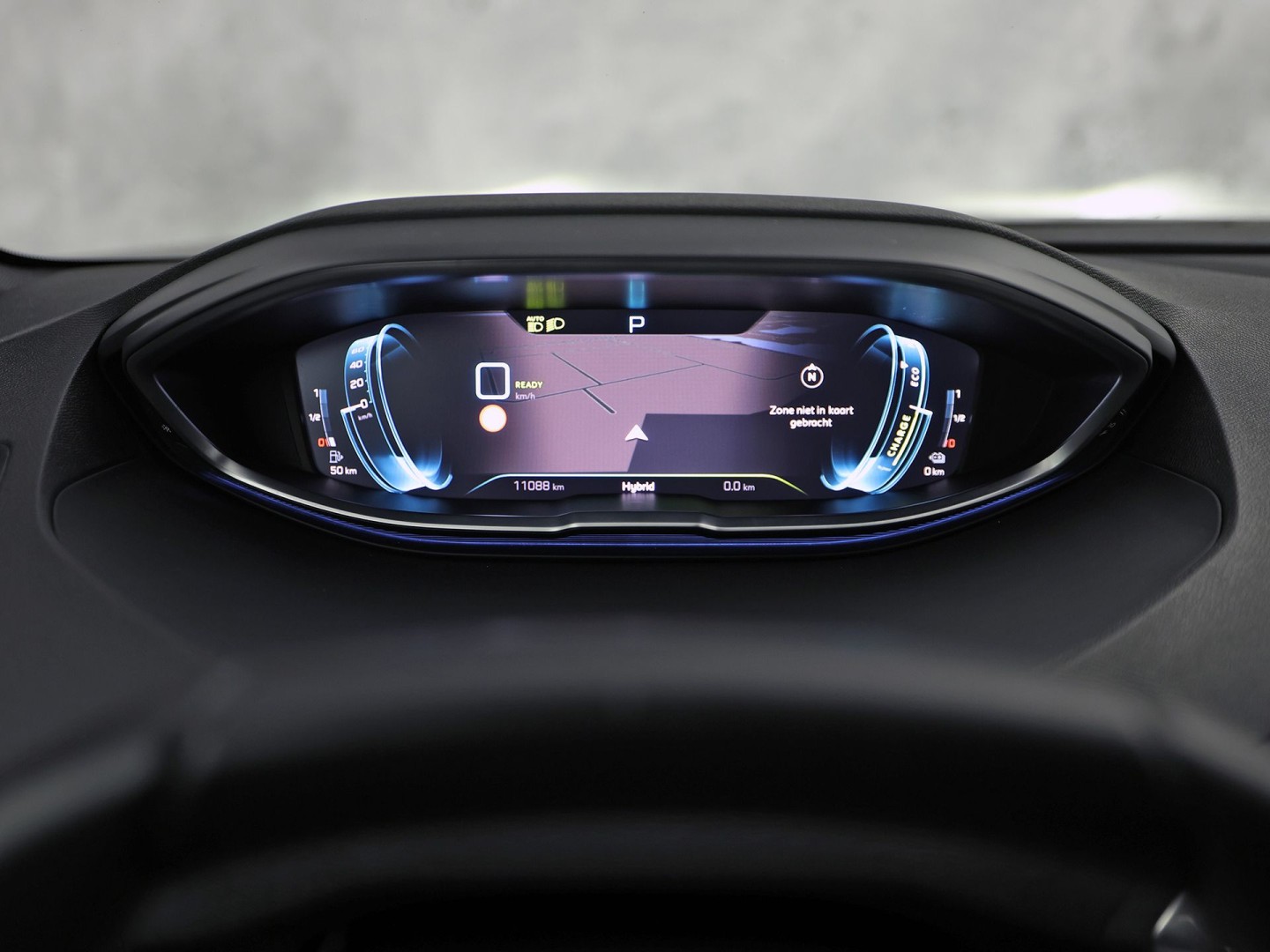 Peugeot 3008 1.6 HYbrid 225 Allure Sport 225Pk Automaat (APPLE CARPLAY, GROOT NAVI, 360 CAMERA, GETINT GLAS, SPORTSTOELEN, LEDER, ZWART HEMEL, LANE ASSIST, NIEUWSTAAT)