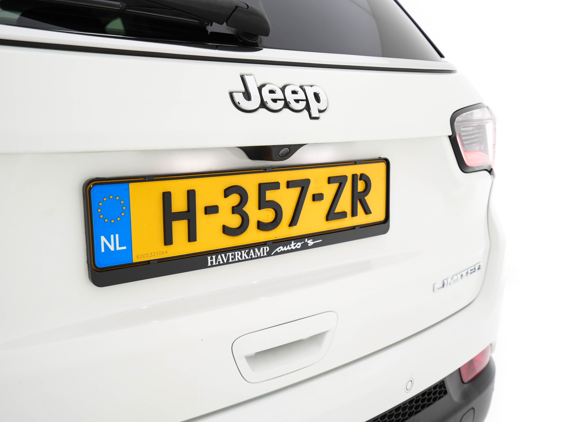 Jeep Compass 1.3T Limited (INCL-BTW) *LEATHER-MICROFIBRE | FULL-LED | NAVI-FULLMAP | KEYLESS | COMFORTSEATS | CAMERA | PRIVACYGLASS | DAB | ECC | PDC | CRUISE | TOWBAR | LANE-ASSIST | CAPRLAY | 18''ALU*