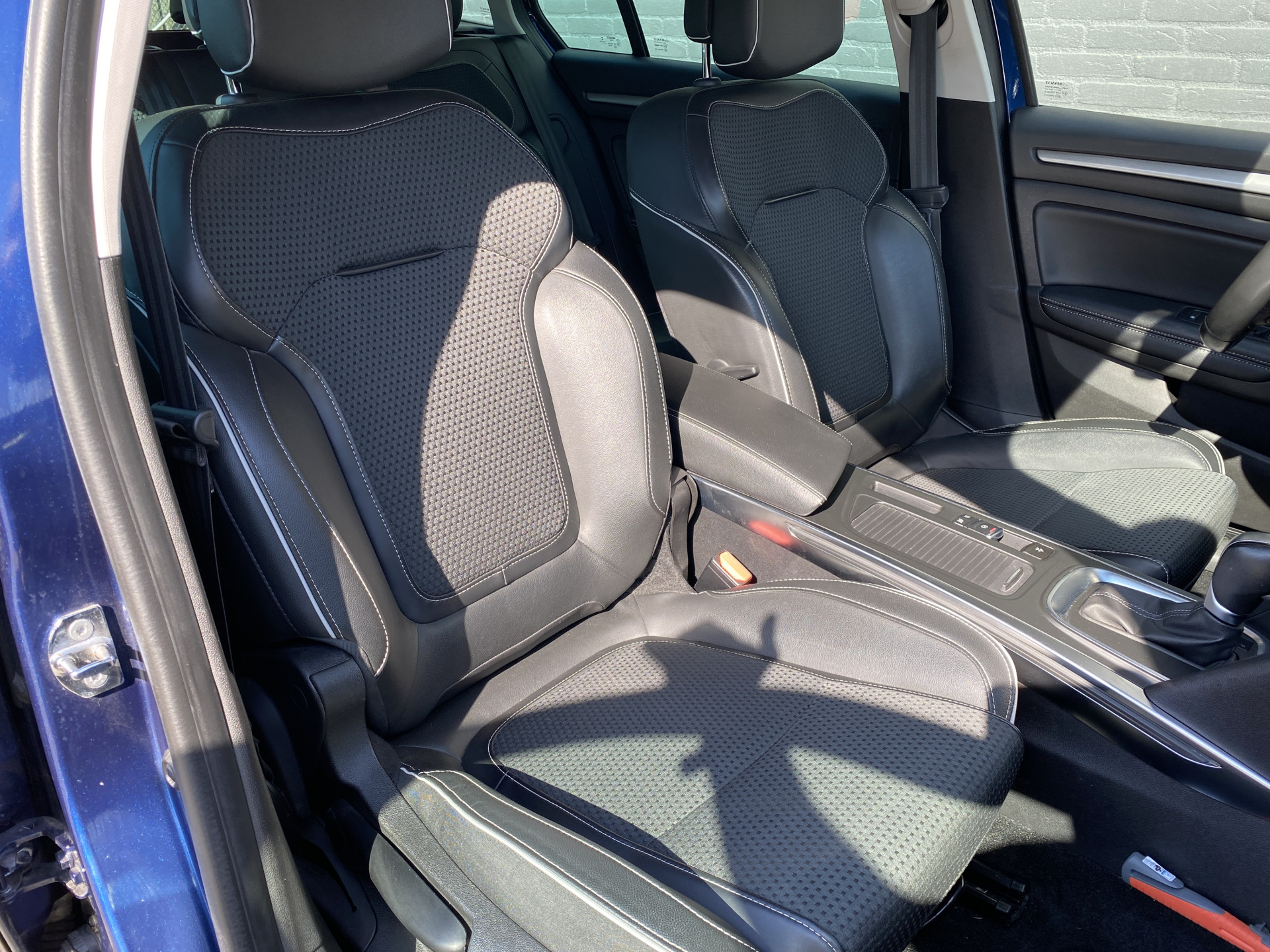 Renault Mégane Estate 1.3 TCe Bose 160 pk AUT. | navigatie | cruise control | trekhaak | bose audio | keyless | privacy glas
