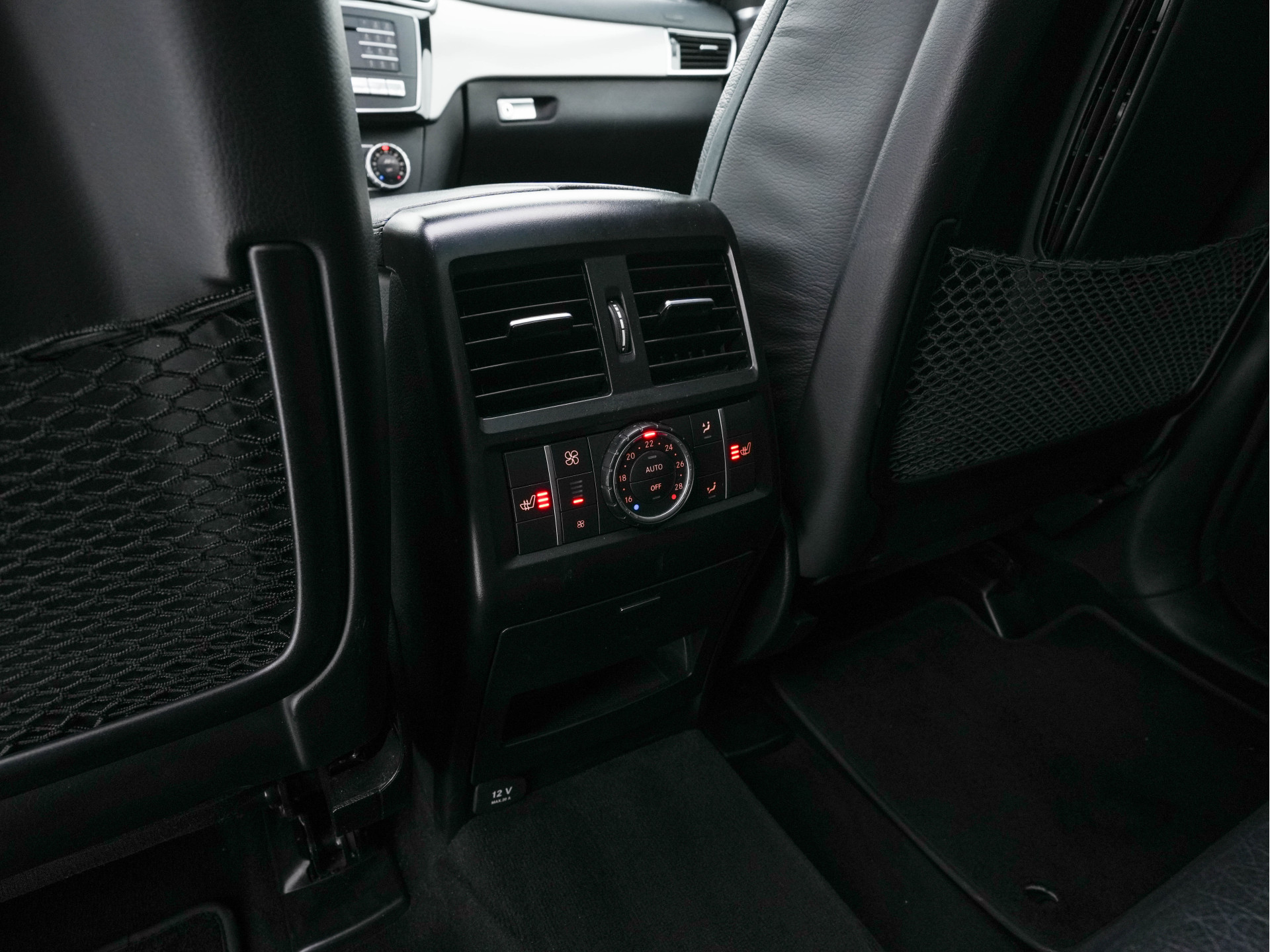 Mercedes-Benz GLS 350 d 4MATIC AMG-Line [ 7-Pers ] *PANO | LEATHER | FULL-LED | DISTRONIC | NAVI-FULLMAP | HEAT/COLD-COMFORTSEATS | BLINDSPOT | MEMORY-PACK | HARMAN/KARDON | TOPVIEW | KEYLESS | SHIFTPADDLES | PRIVACY-GLASS | TOWBAR | 21''ALU*