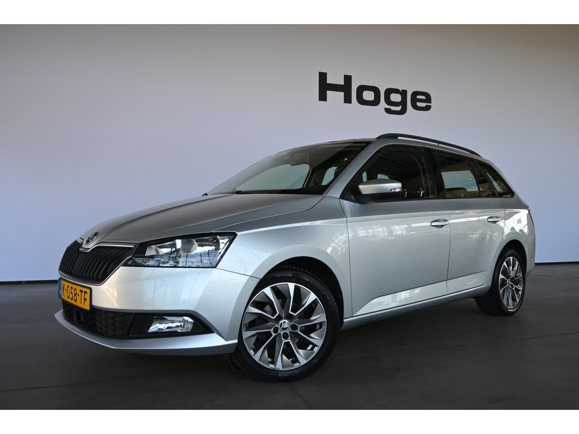 ŠKODA Fabia Combi 1.0 TSI Business Edition Airco Navigatie LED Cruise Control 1e Eigenaar Rijklaarprijs! Inruil Mogelijk!