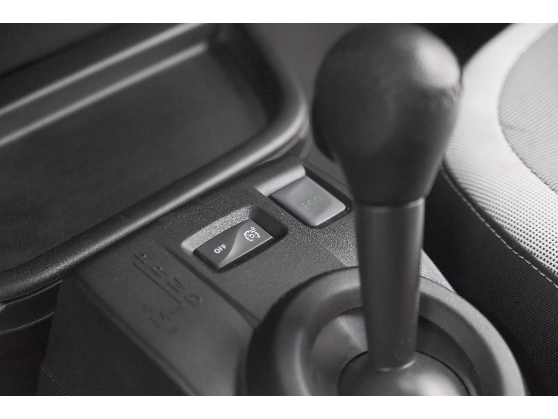 Renault Twingo 1.0 SCe Limited | Automaat | Parkeersensoren | Allseason Banden | Bluetooth Radio