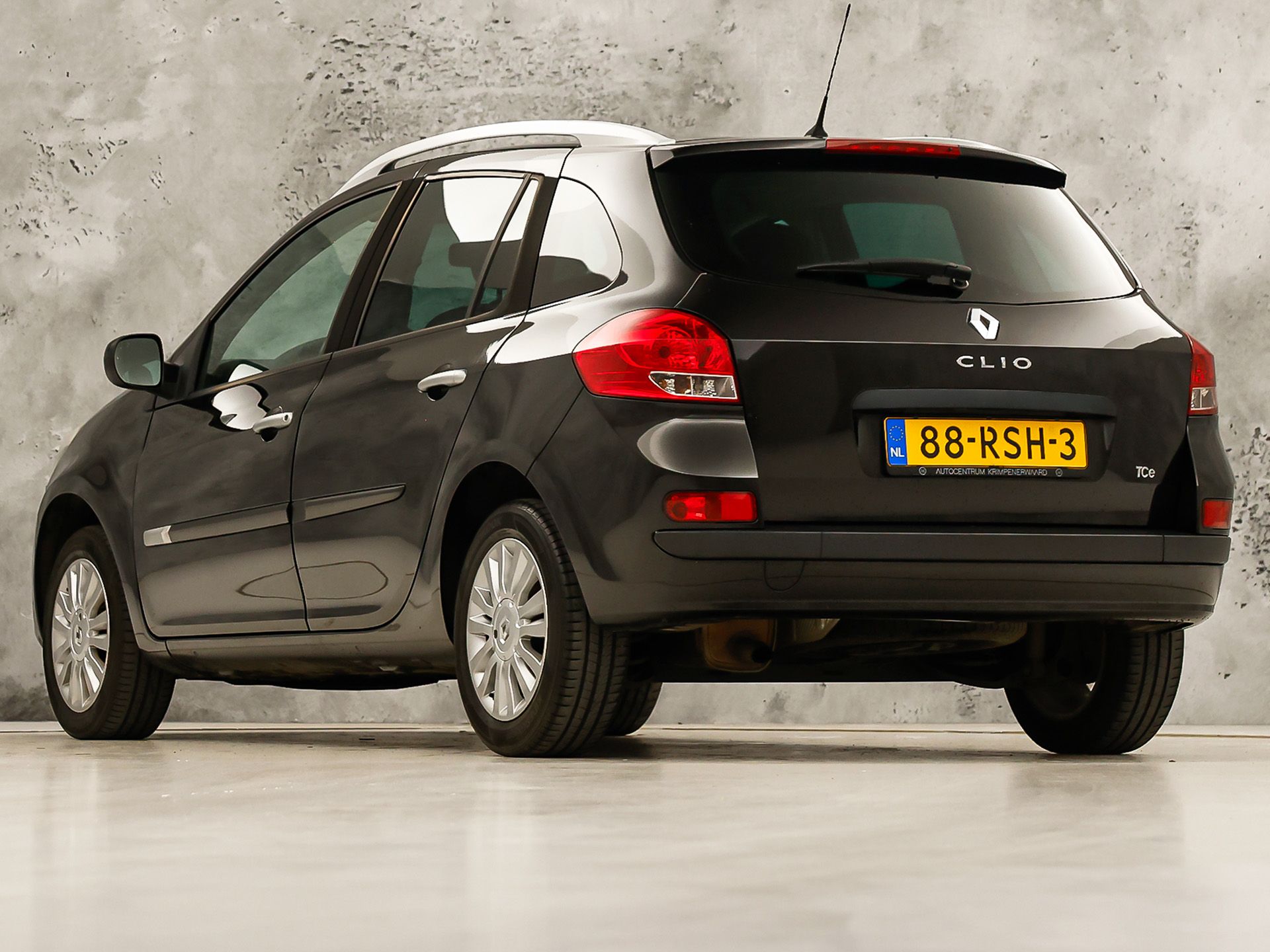 Renault Clio Estate 1.2 TCE Collection (AIRCO, ELEK RAMEN, CRUISE, SPORTSTOELEN, GETINT GLAS, LM VELGEN, NIEUWSTAAT)