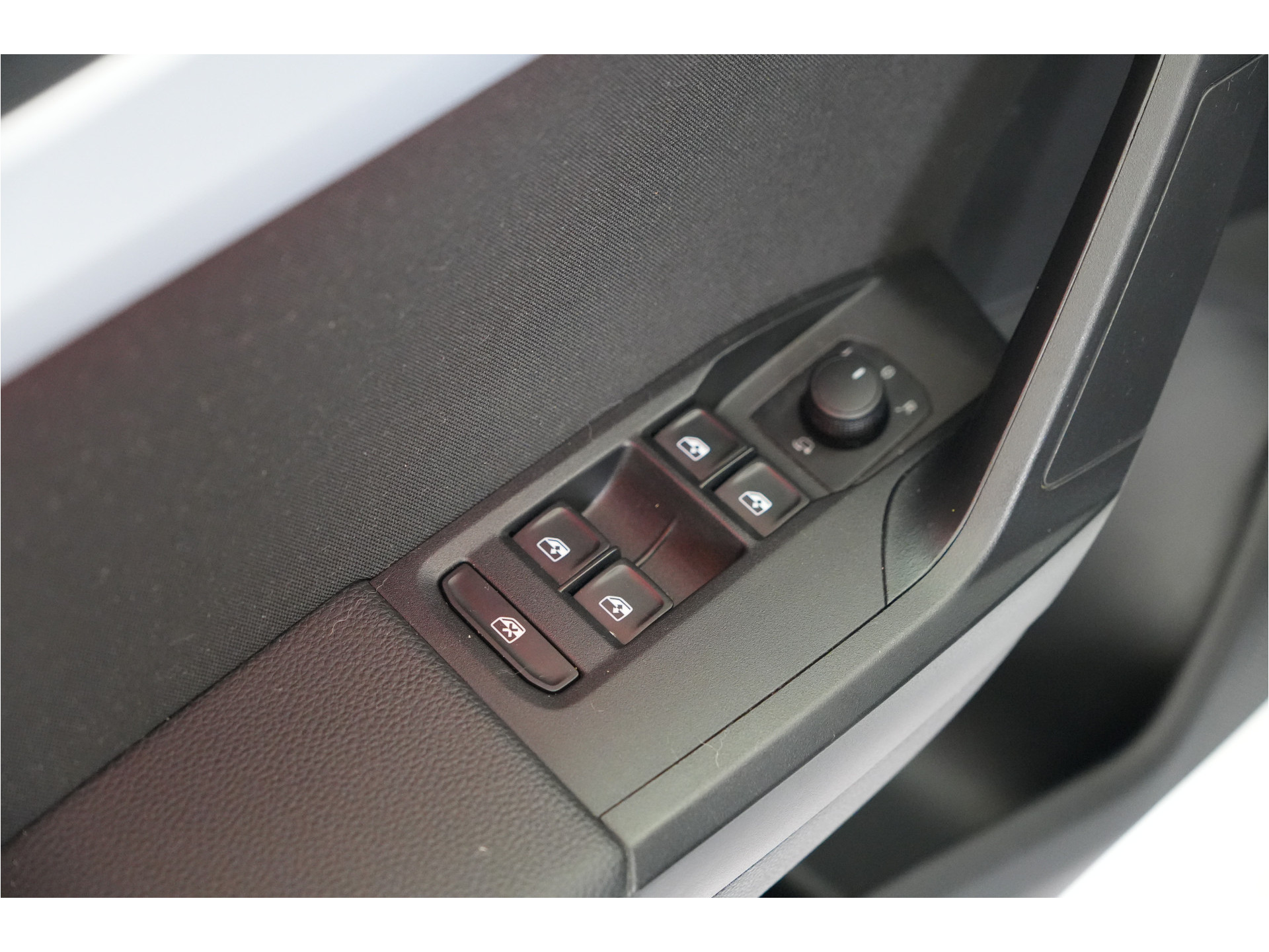 SEAT Arona 1.5 TSI EVO FR Business Intense | 150 pk | Camera | Stl. verw. | Adaptive Cruise |