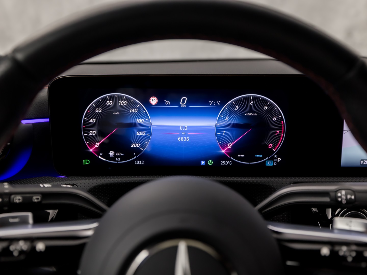 Mercedes-Benz CLA-Klasse 180 AMG Sport Automaat (GROOT NAVI, LOGISCH NAP, CAMERA, LEDER, SPORTSTOELEN, GETINT GLAS, STOELVERWARMING, ELEK ACHTERKLEP, NIEUWSTAAT)