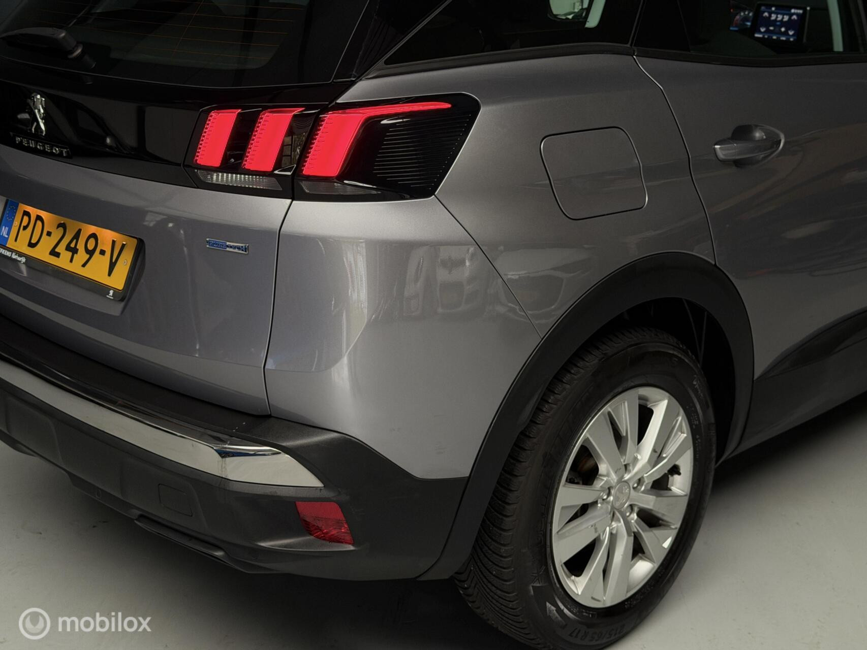 Peugeot 3008 1.2 PureTech Active|Automaat|CarPlay|Camera|Trekhaak|NAP