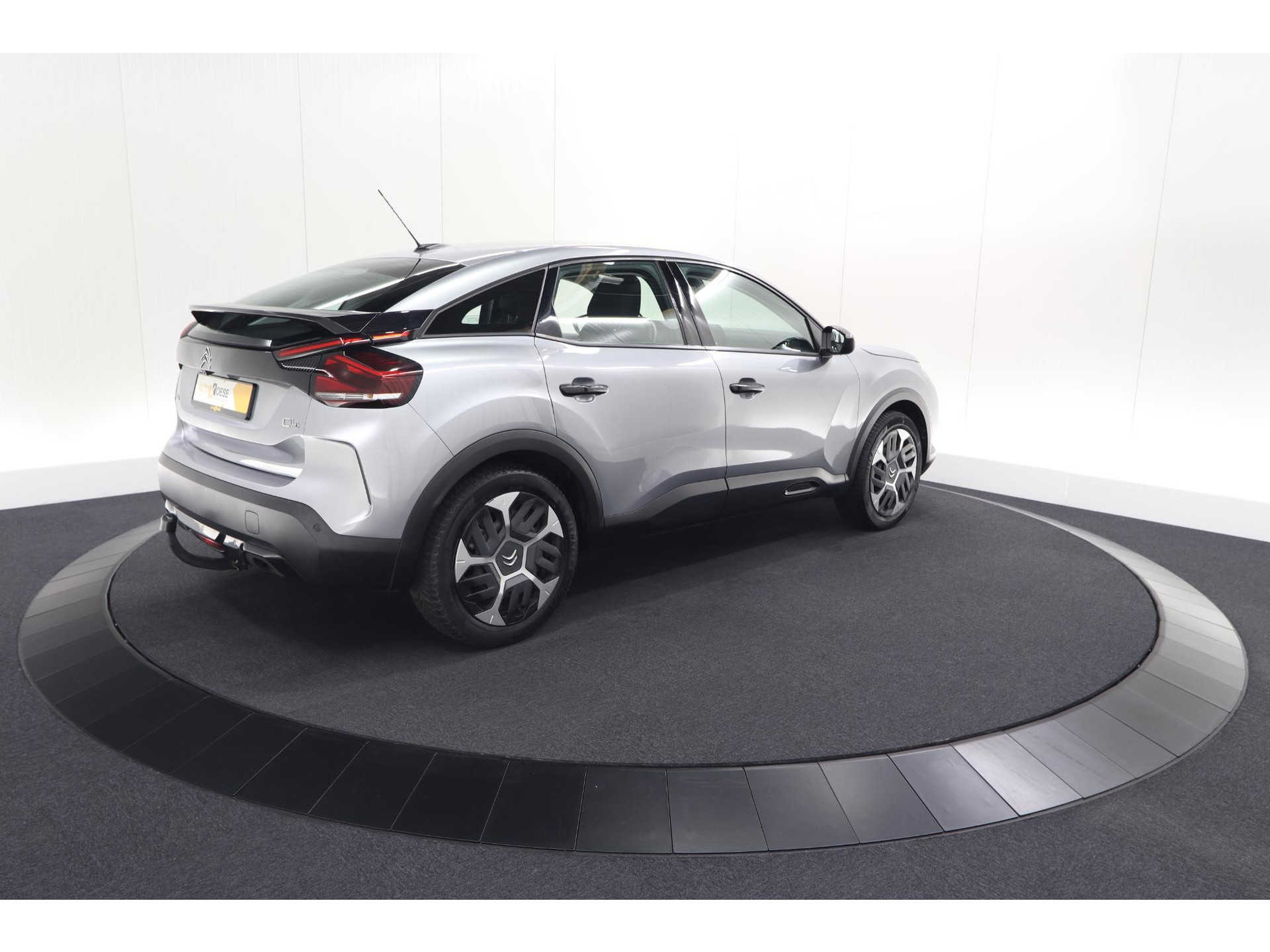 Citroen C4 Puretech 130 Feel | Trekhaak | Camera | Allseason Banden | Climate Control | Parkeersensoren