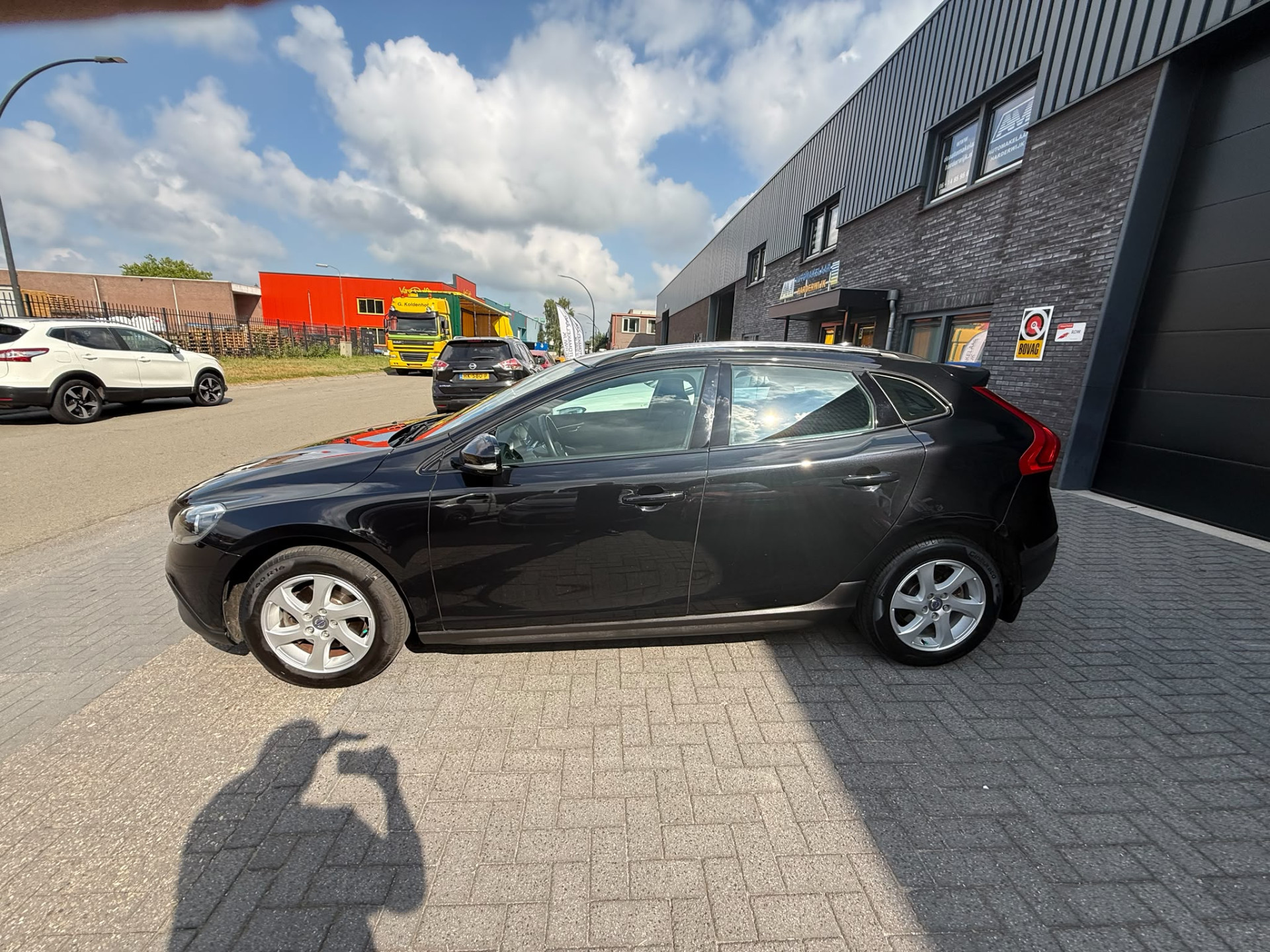 Volvo V40 Cross Country 1.6 T4 Momentum | 2E EIGENAAR | 3/6 OF 12 MND GARANTIE | NAVI | CRUISE |TREKHAAK | DEALER ONDERHOUDEN |