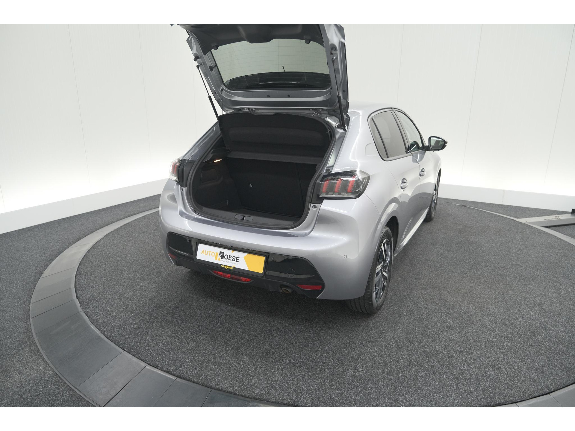 Peugeot 208 PureTech 100 Allure Pack | Camera | Apple Carplay | Parkeersensoren | Navigatie